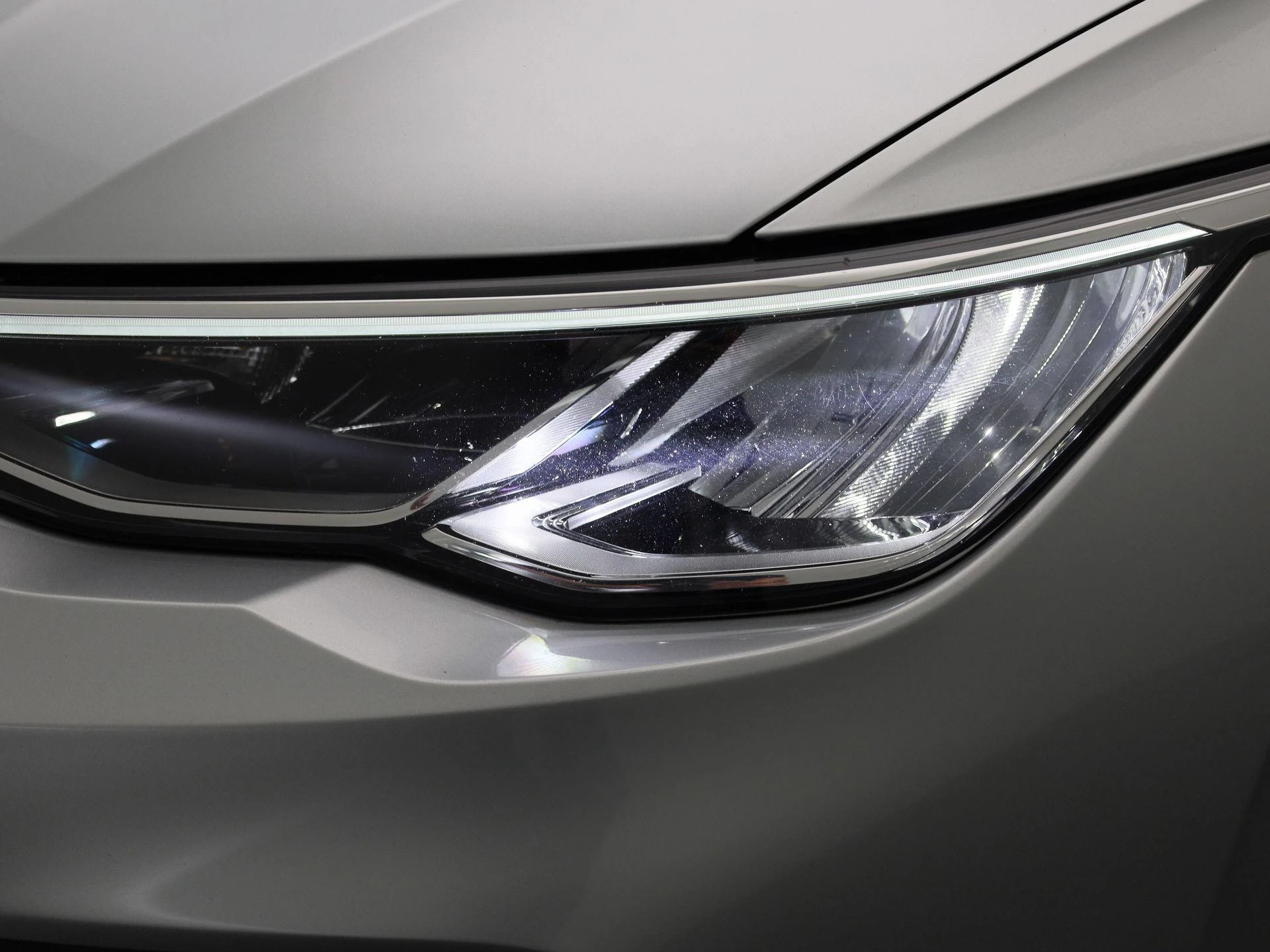 Volkswagen-Golf-image-13