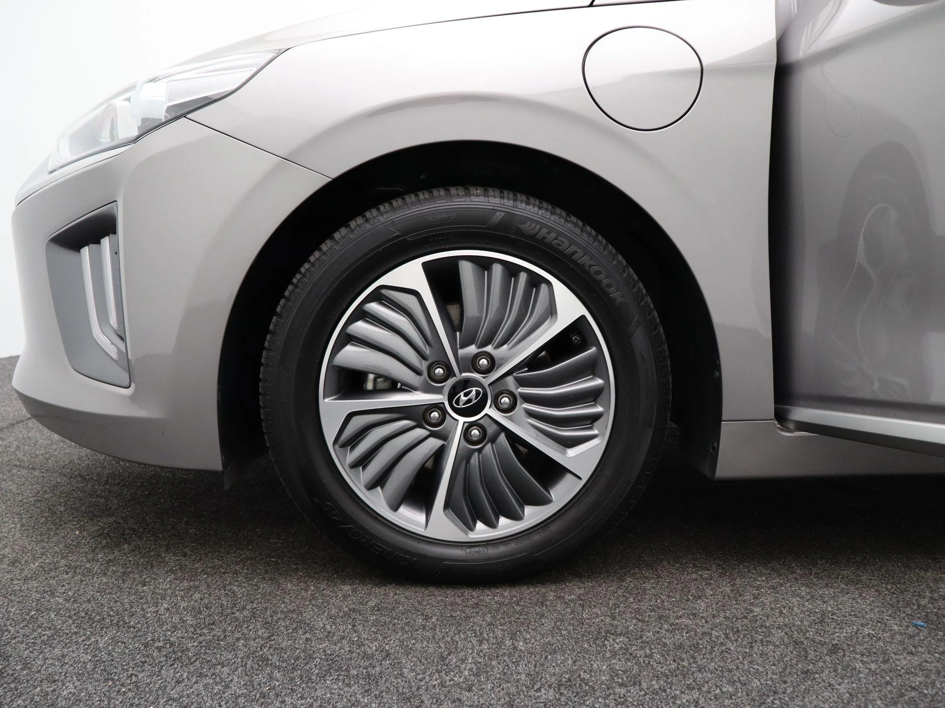 Hyundai-IONIQ-image-15