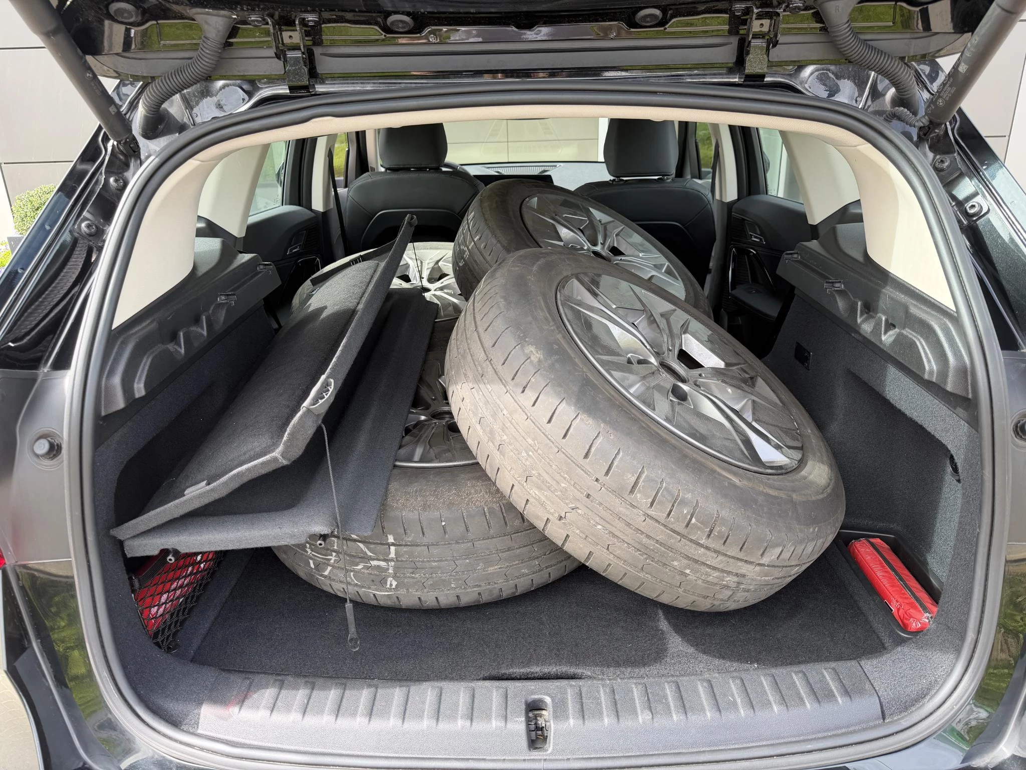 BMW iX1