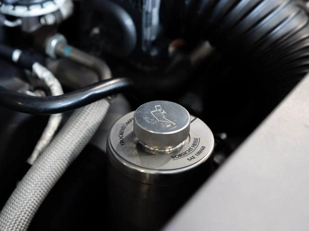 Aston Martin-V8 Vantage-image-20