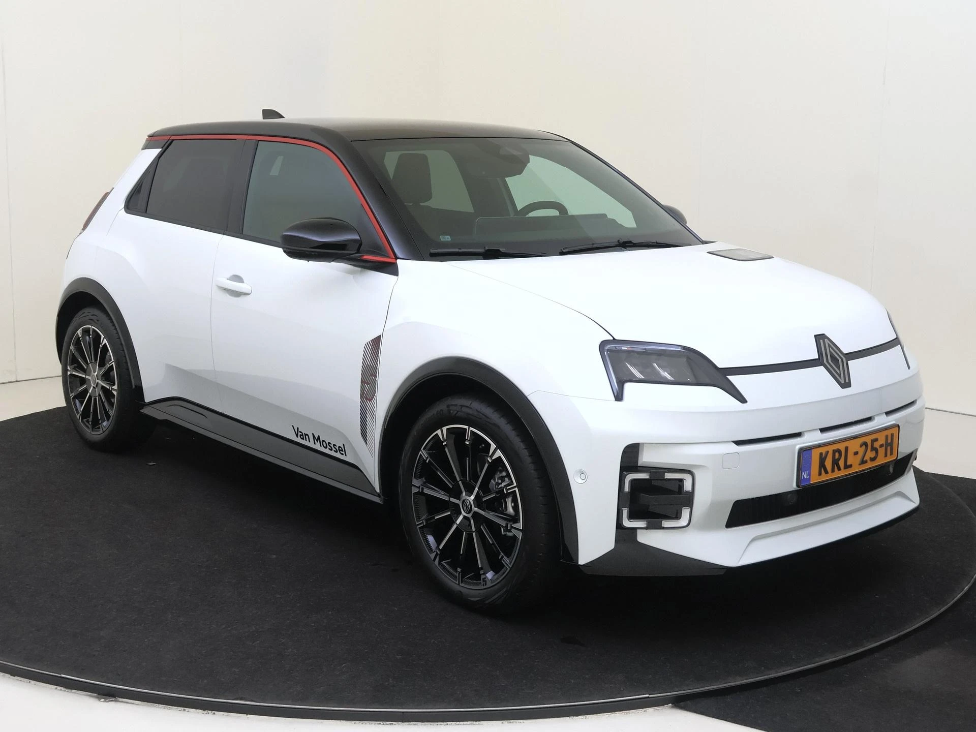 Renault 5 urban range iconic cinq 40 kWh
