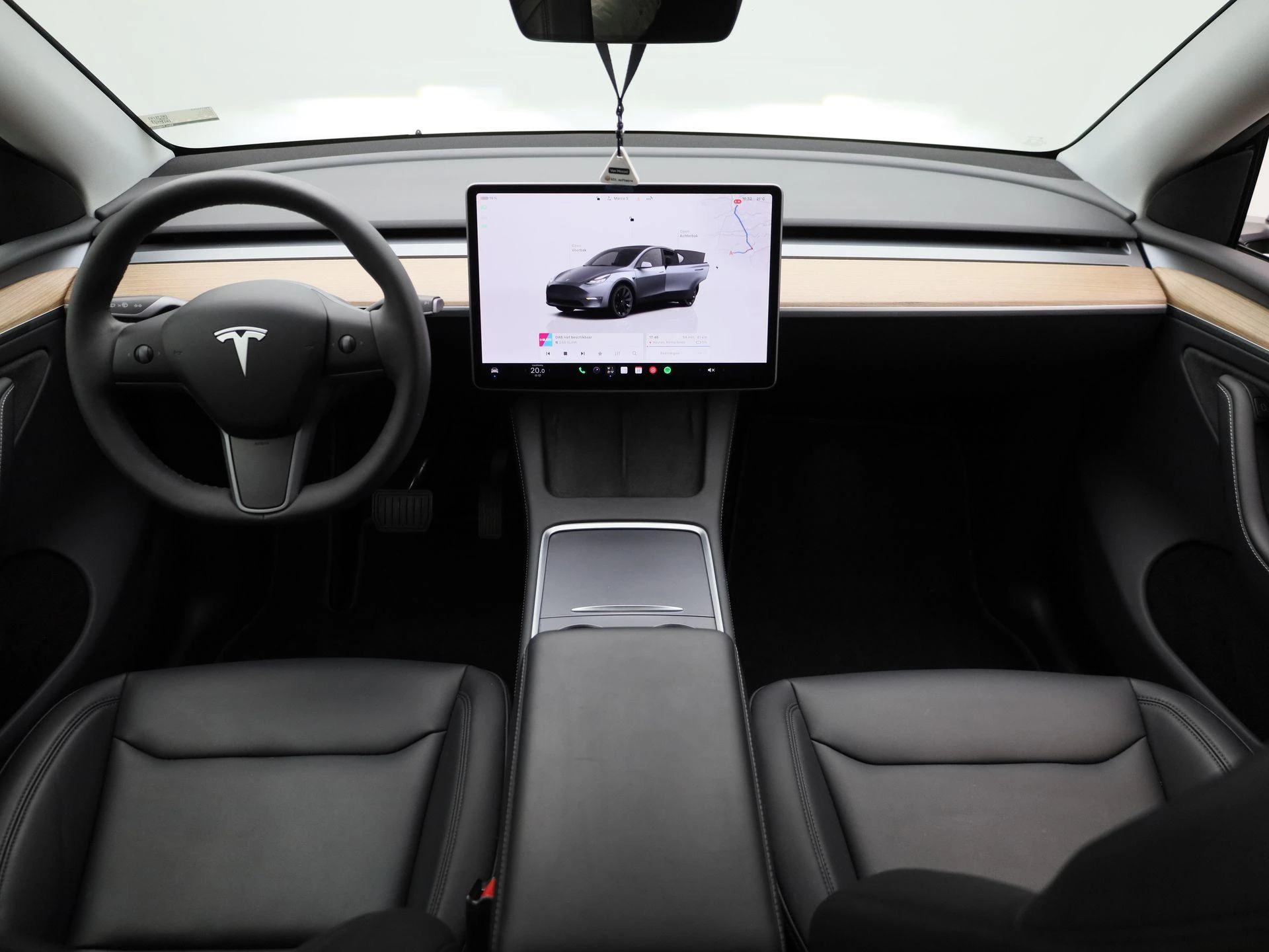 Tesla-Model Y-image-7