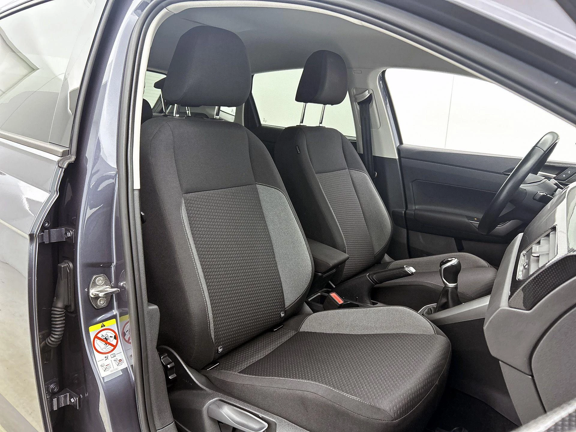 Volkswagen-Polo-image-36