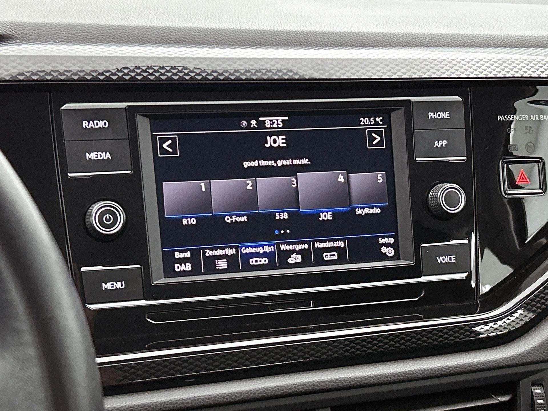 Volkswagen-Polo-image-6