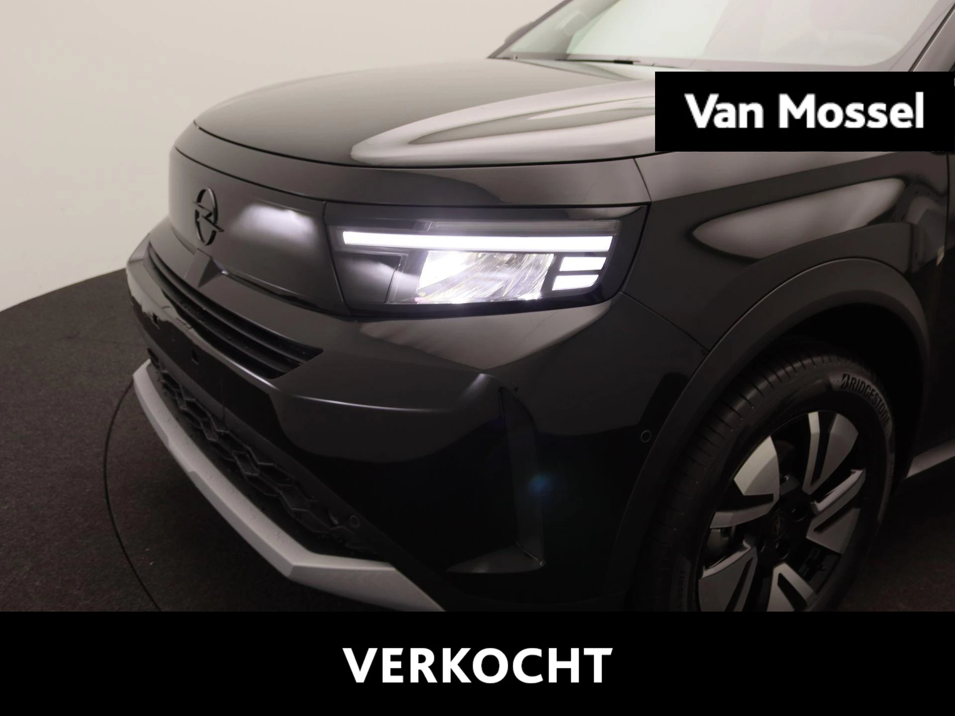 Opel-Frontera-image-0