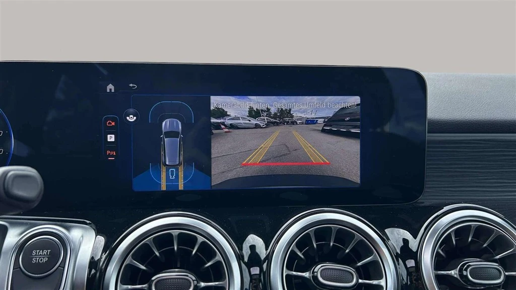 Mercedes-Benz-EQB-image-15