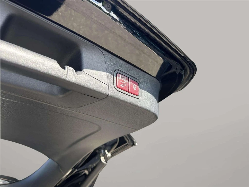 Mercedes-Benz-EQB-image-23