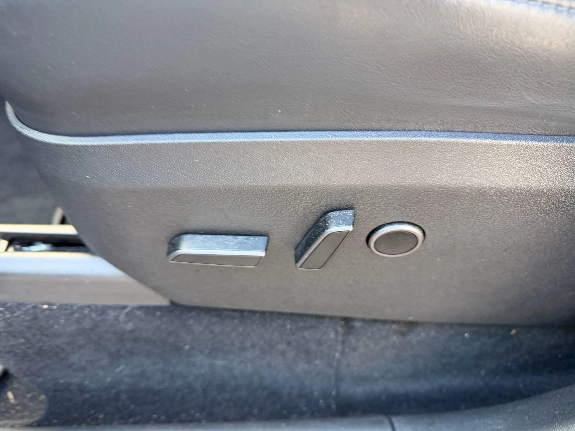 Tesla-Model Y-image-12
