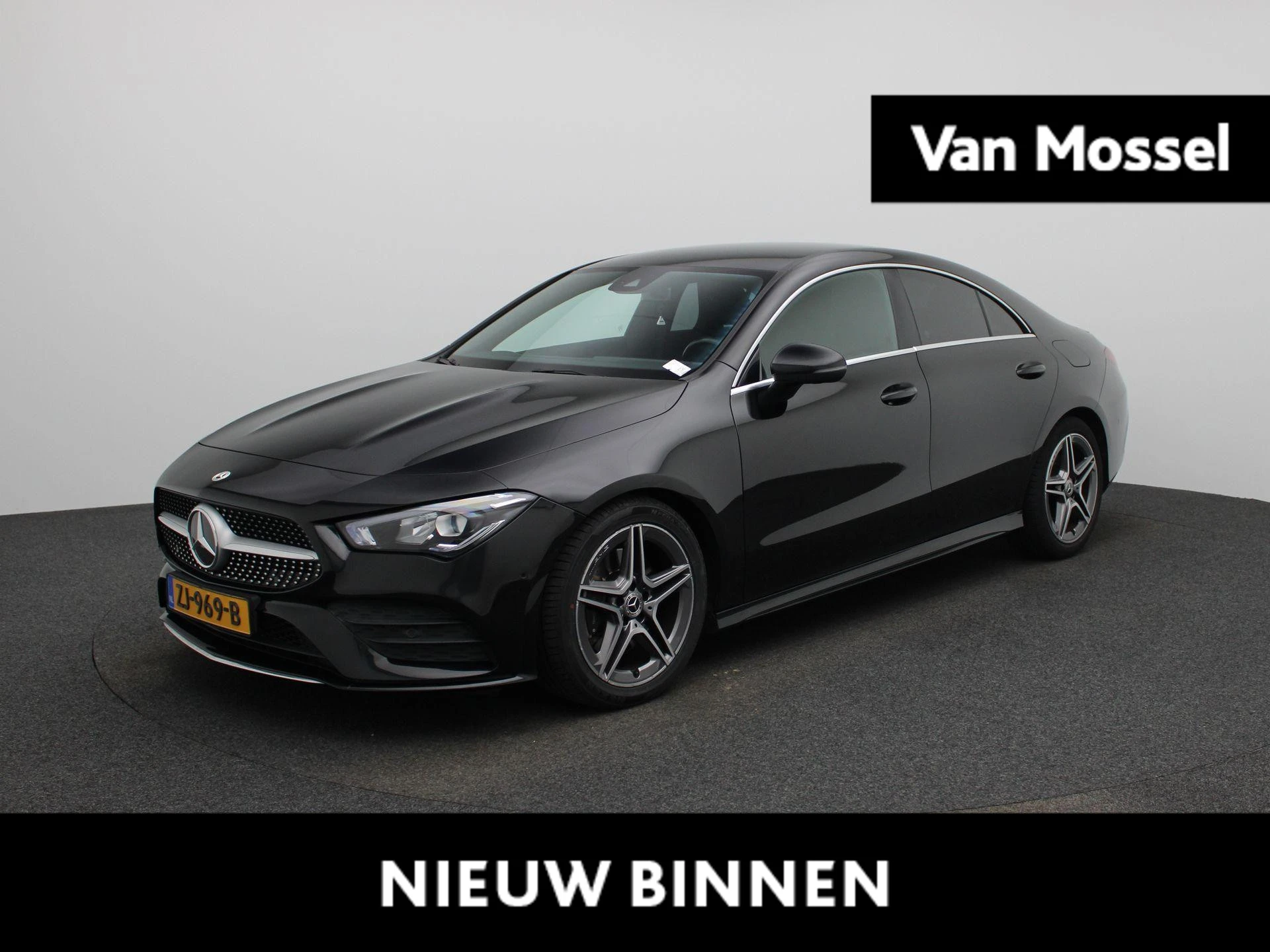 Mercedes-Benz-CLA-image-0