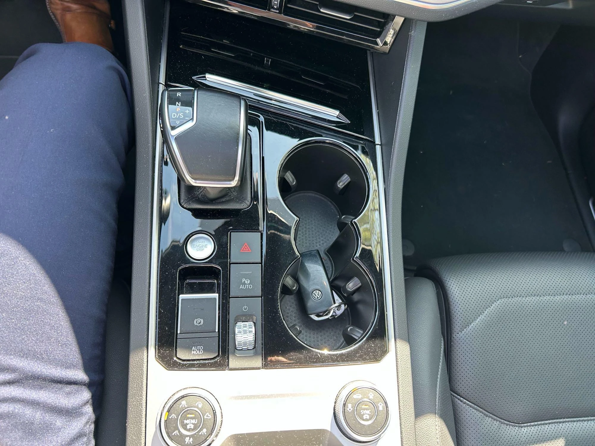 Volkswagen-Touareg-image-21