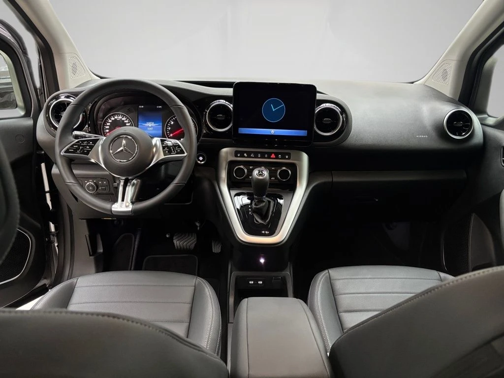 Mercedes-Benz-T-Klasse 180-image-11