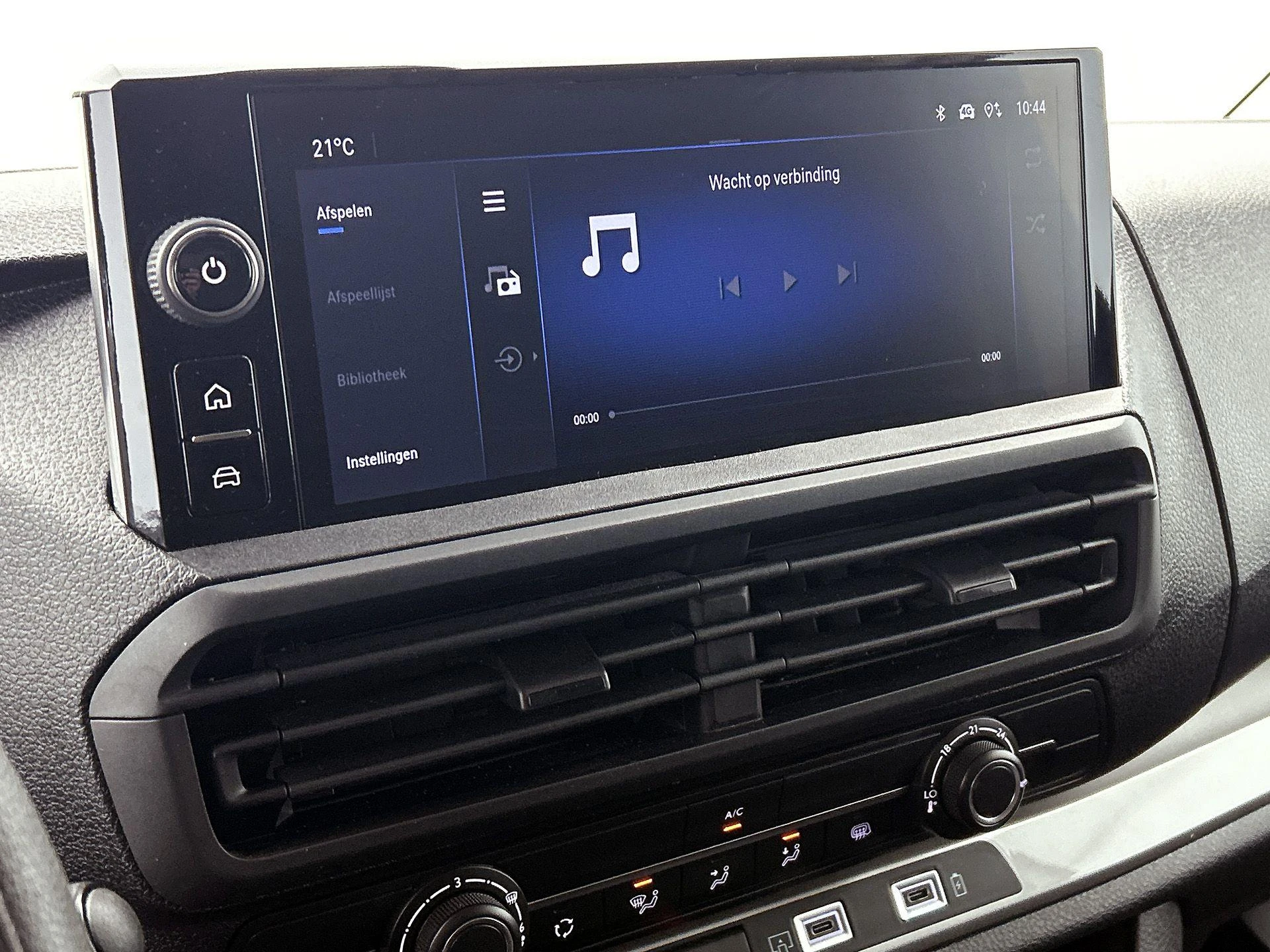 Opel-Vivaro-image-6
