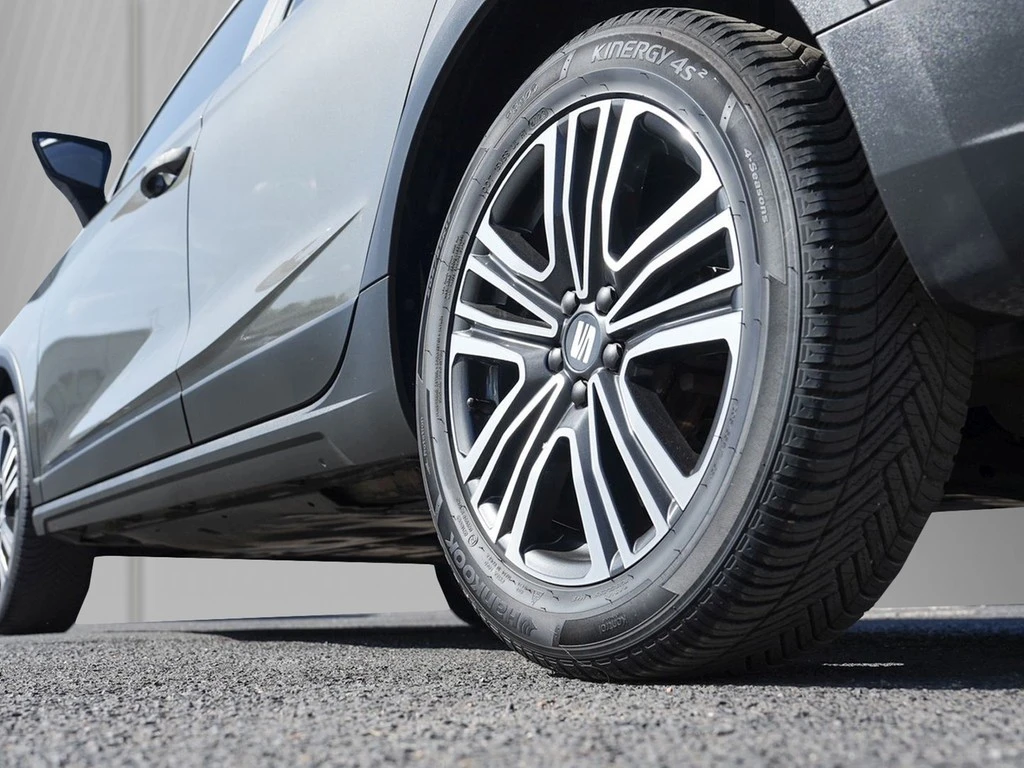 SEAT-Arona-image-4