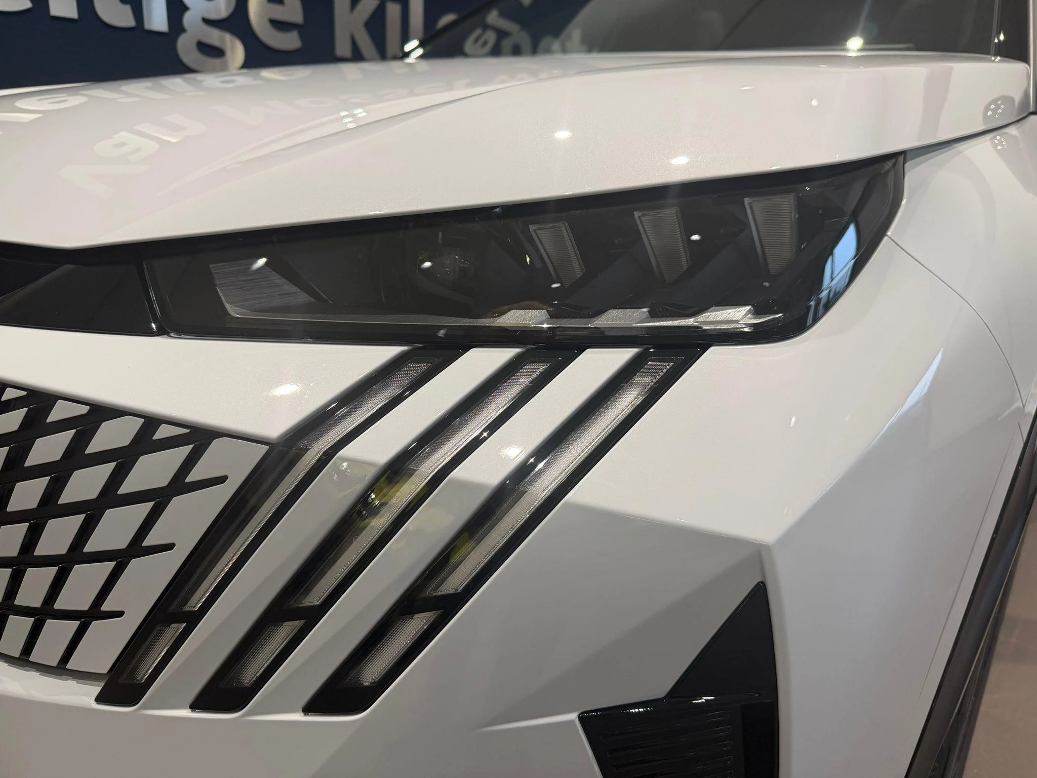 Peugeot-e-3008-image-8