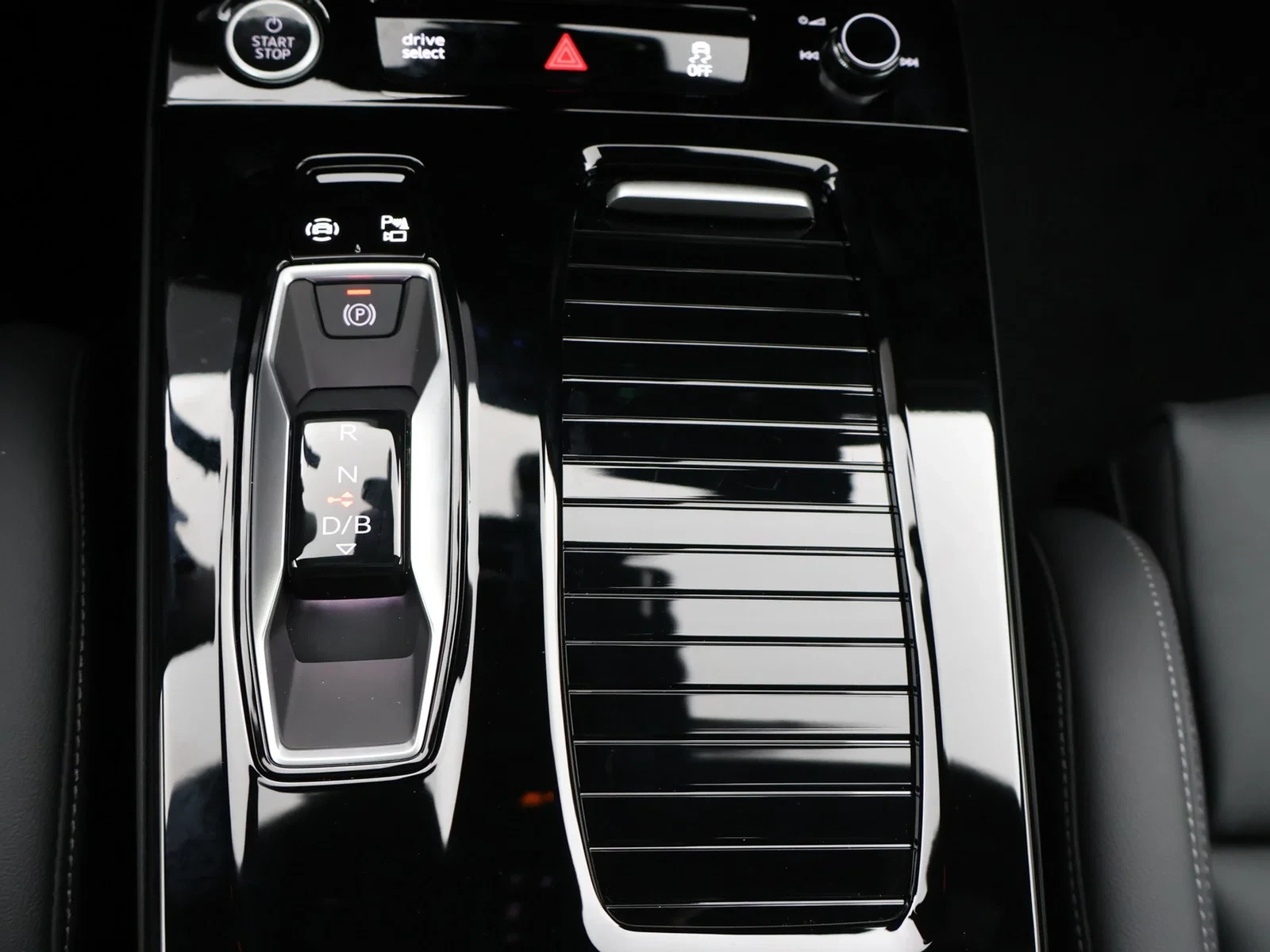 Audi Q6 e-tron Sportback Audi Q6 Sportback Corporate S Performance 306PK *DEMO*