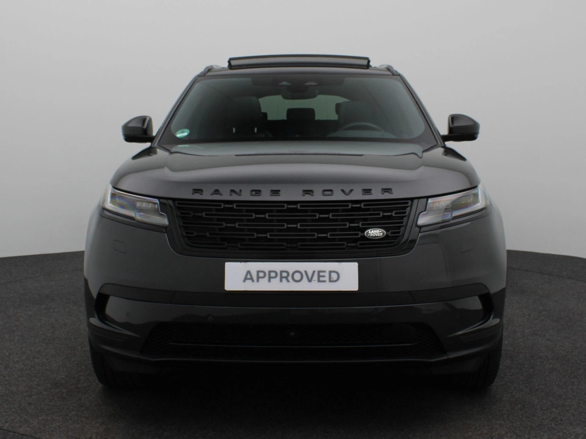 Land Rover-Range Rover Velar-image-3