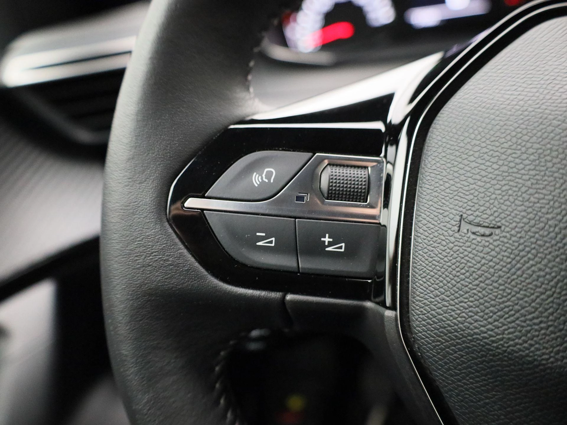 Peugeot-2008-image-16