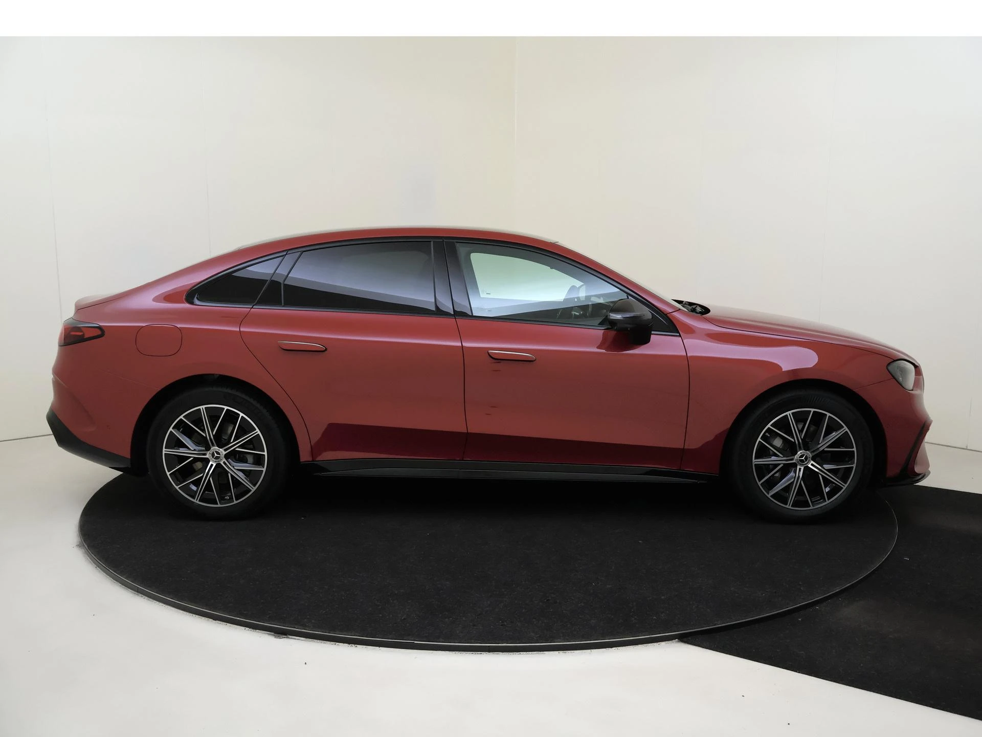 Mercedes-Benz-C-Klasse-image-7