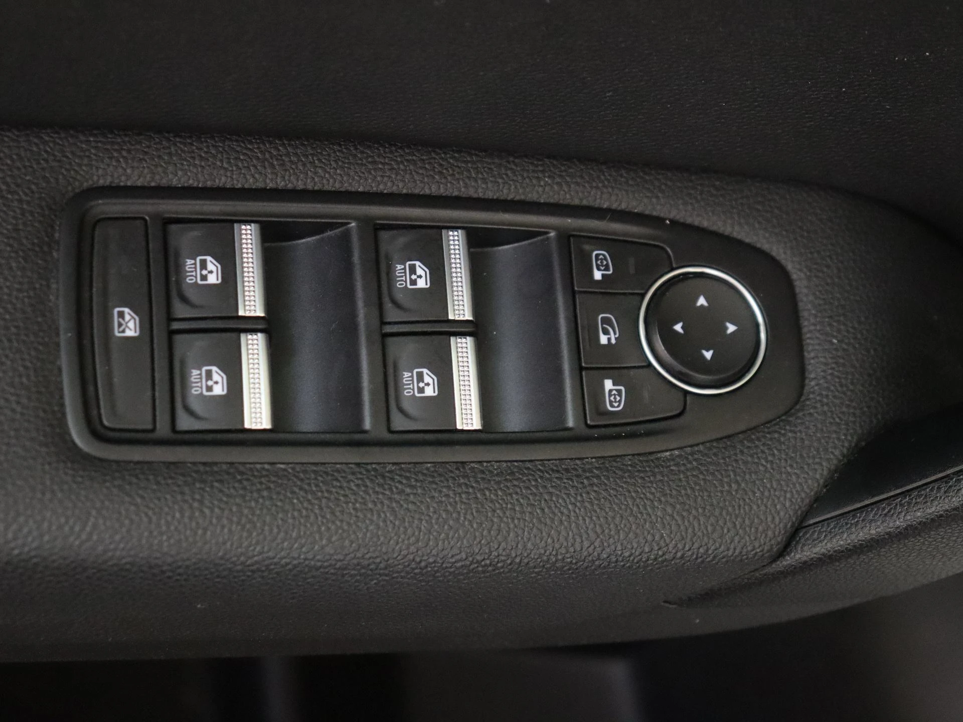 Renault-Captur-image-24