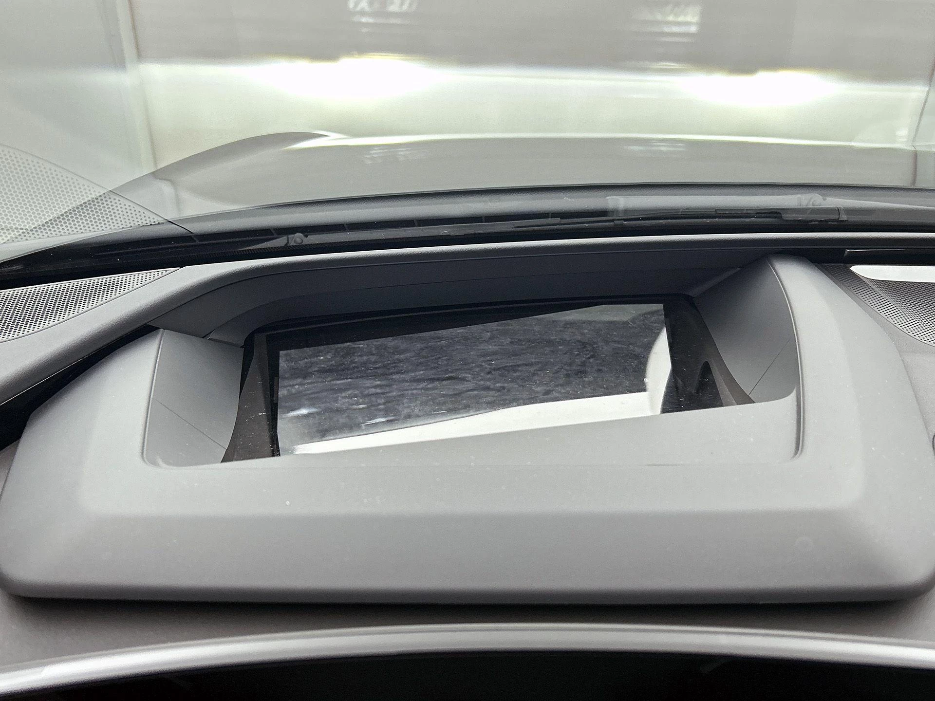 Audi-A6 Avant e-tron-image-27