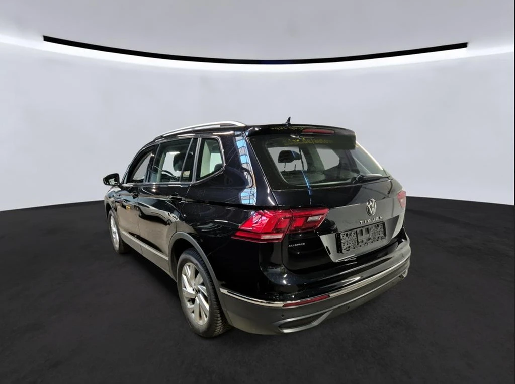 Volkswagen-Tiguan Allspace-image-2