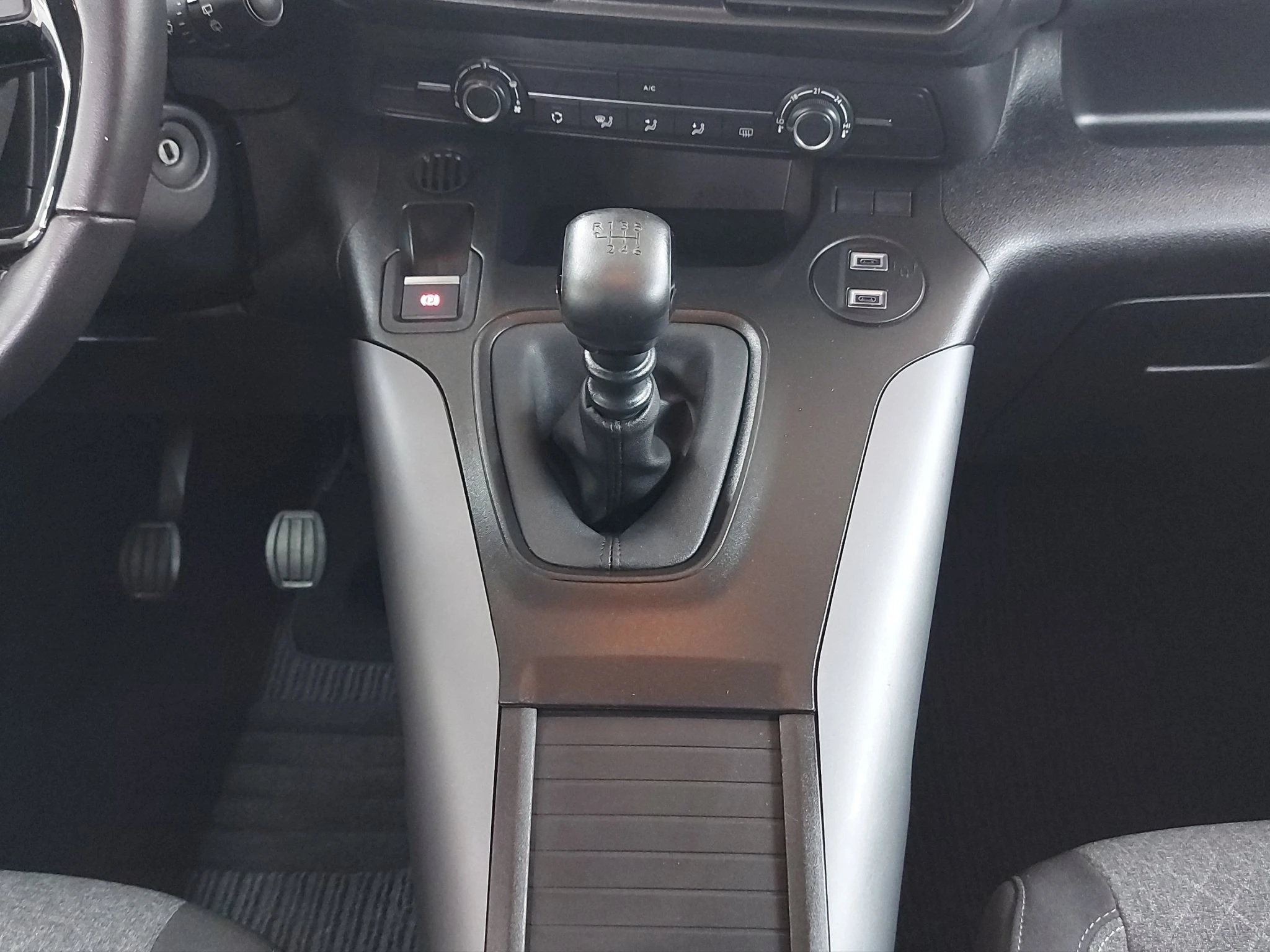 Opel-Combo-image-13