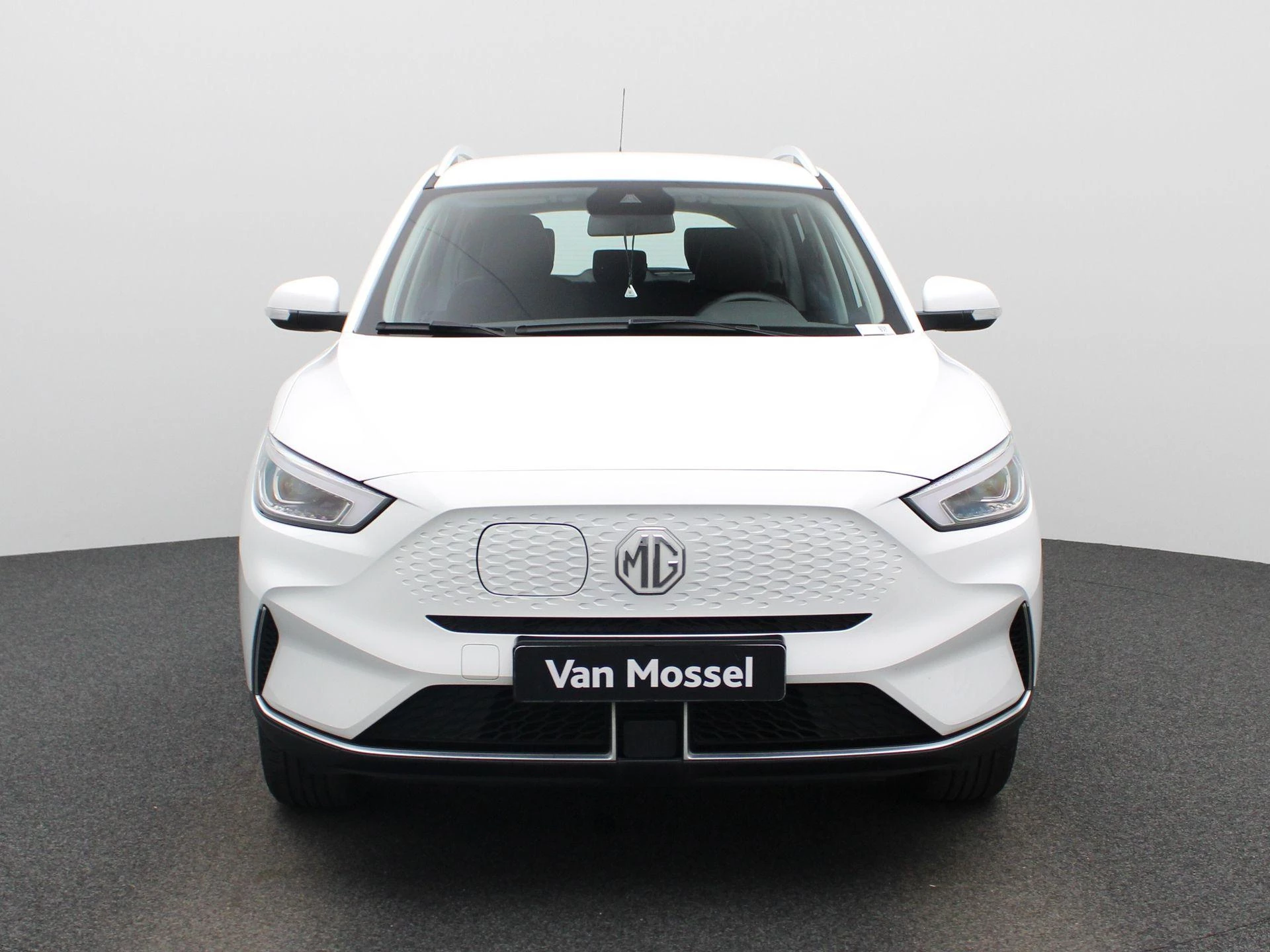 MG-ZS EV-image-2