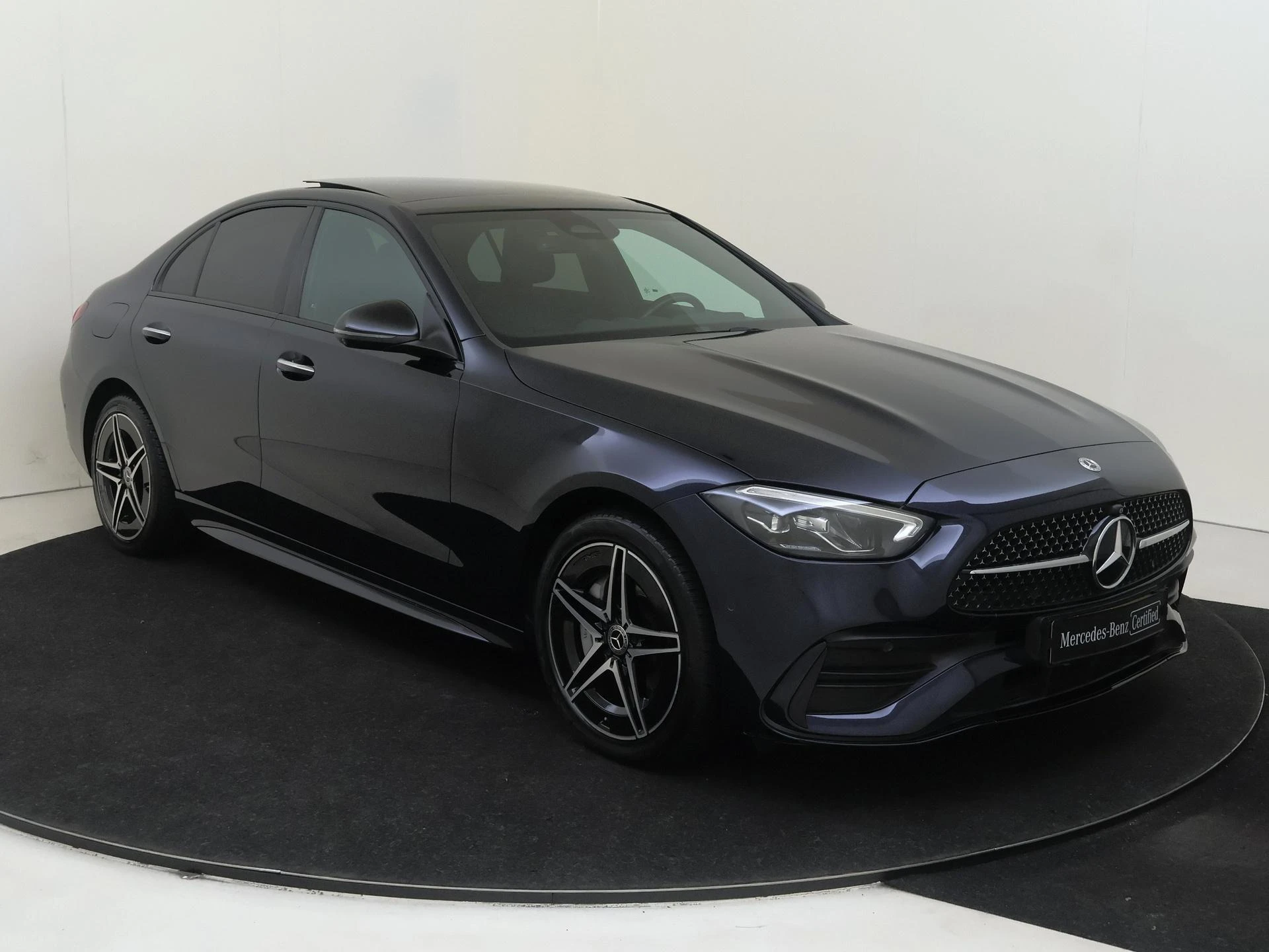 Mercedes-Benz-C-Klasse-image-1