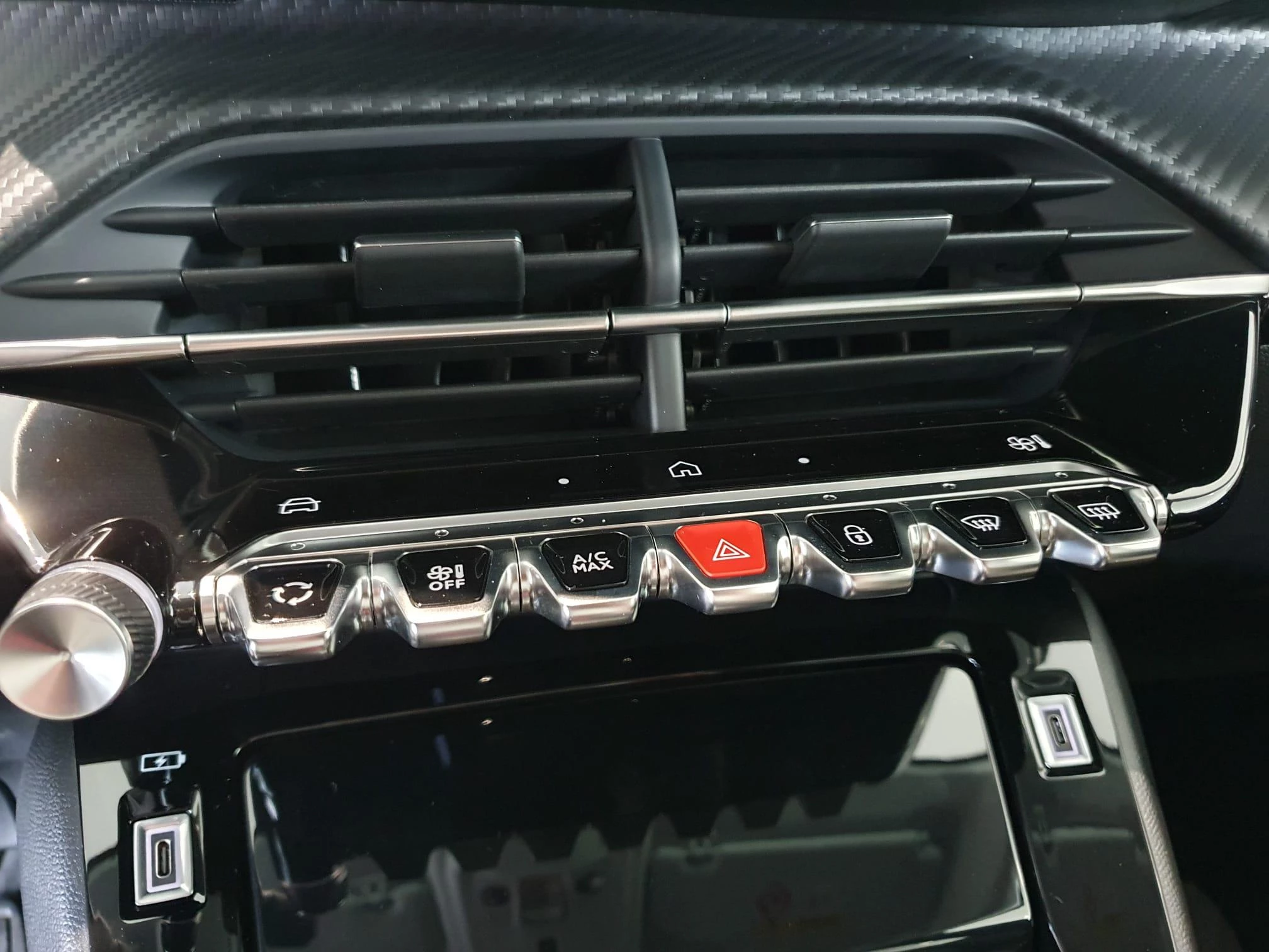 Peugeot-208-image-17