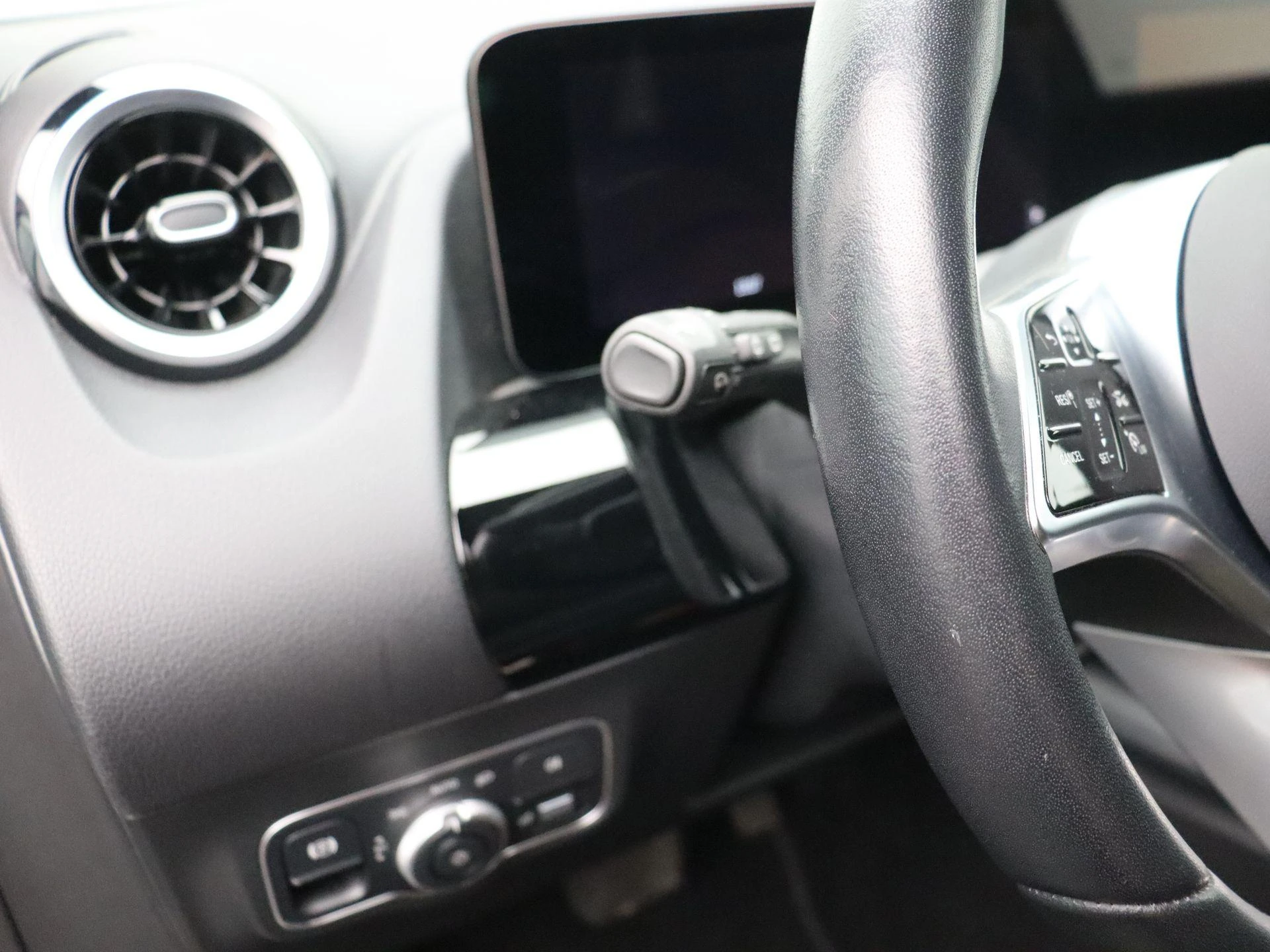 Mercedes-Benz B-Klasse 180 Business Line + CARPLAY + TREKHAAK +