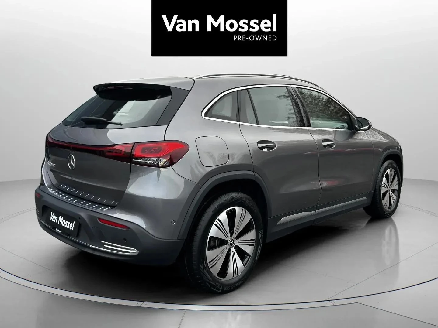 Mercedes-Benz-EQA-image-4