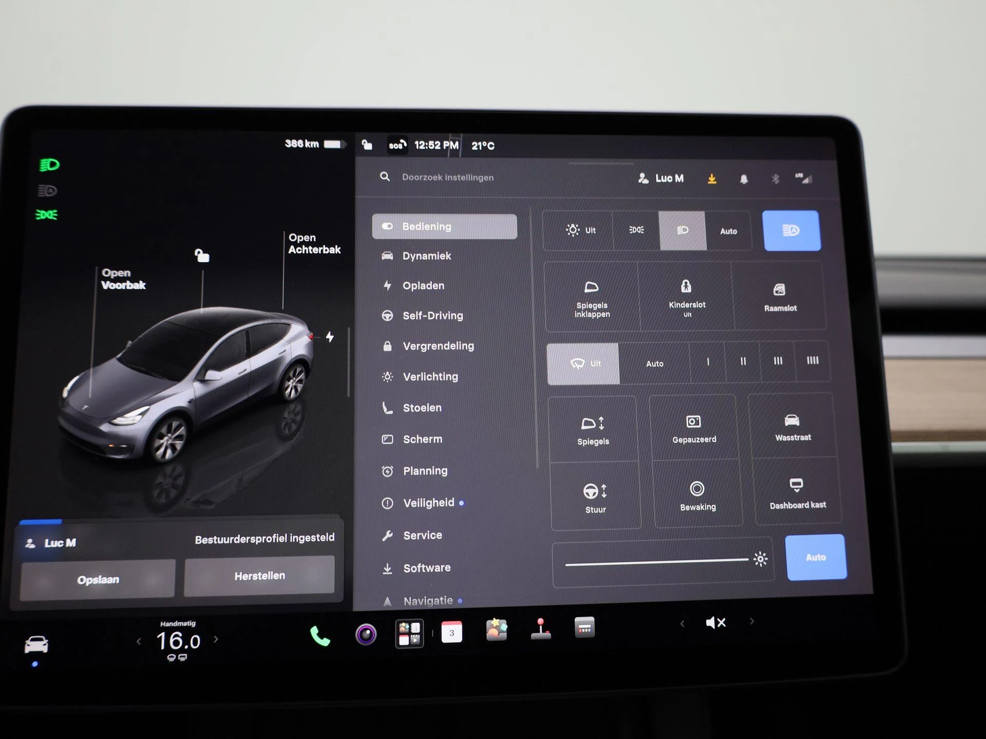 Tesla-Model Y-image-17