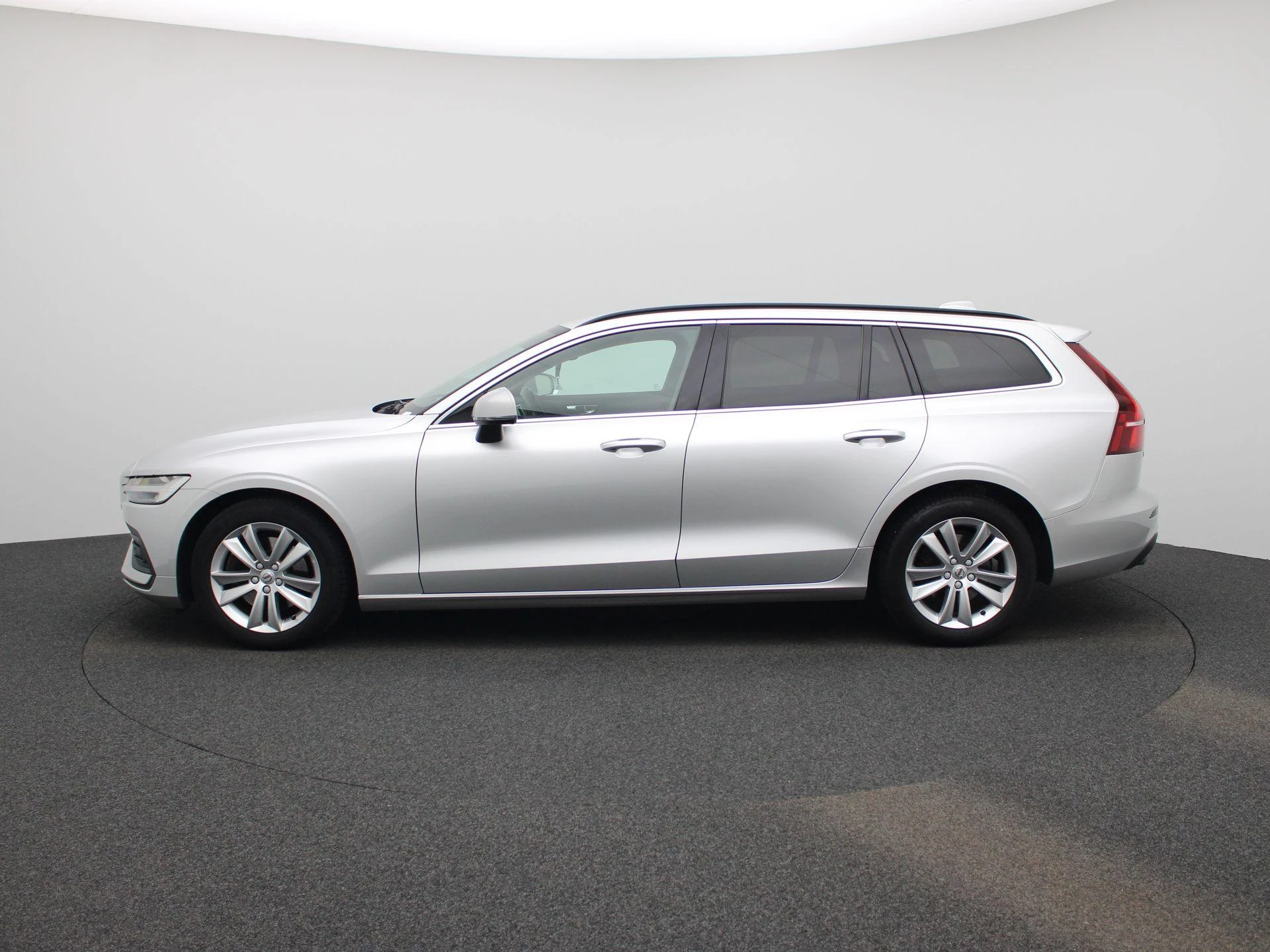 Volvo V60 B3 Geartronic Momentum Pro Camera | Cruise | PDC