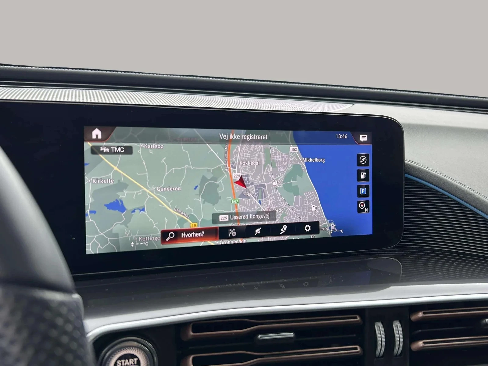 Mercedes-Benz-EQC-image-15