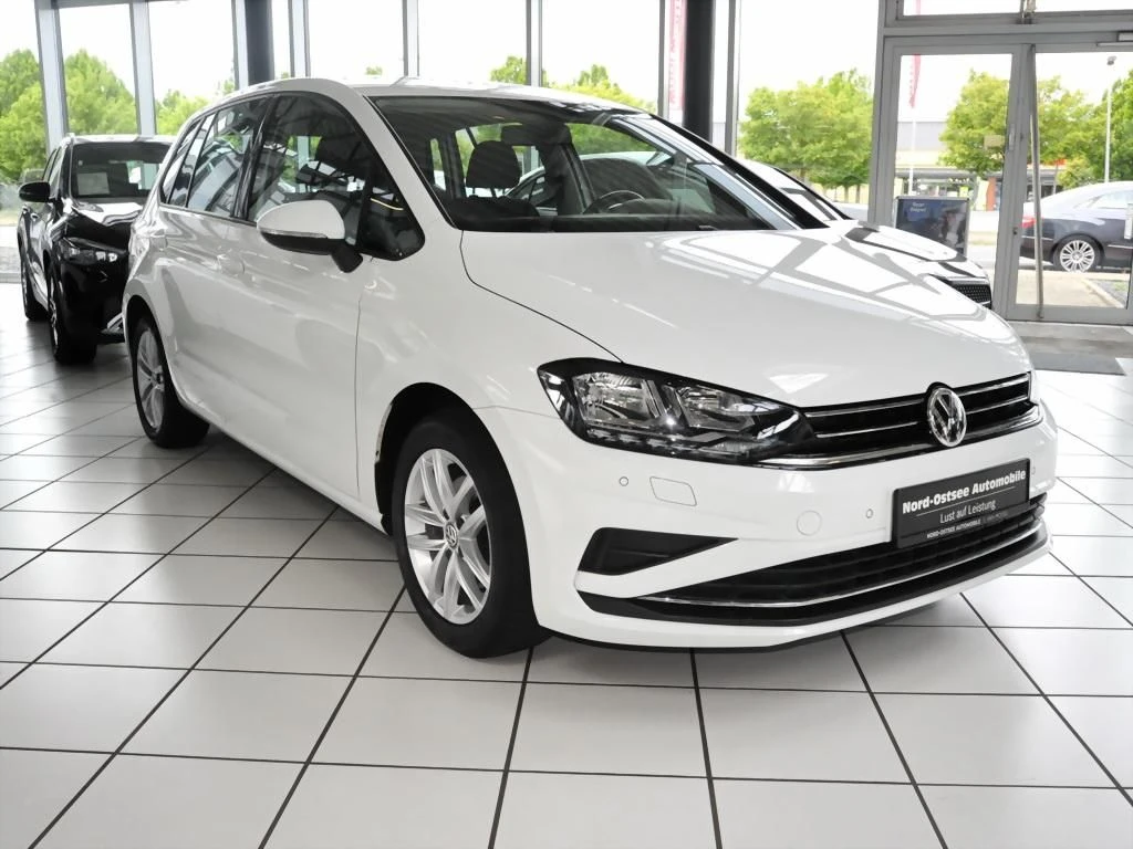 Volkswagen-Golf Sportsvan-image-3