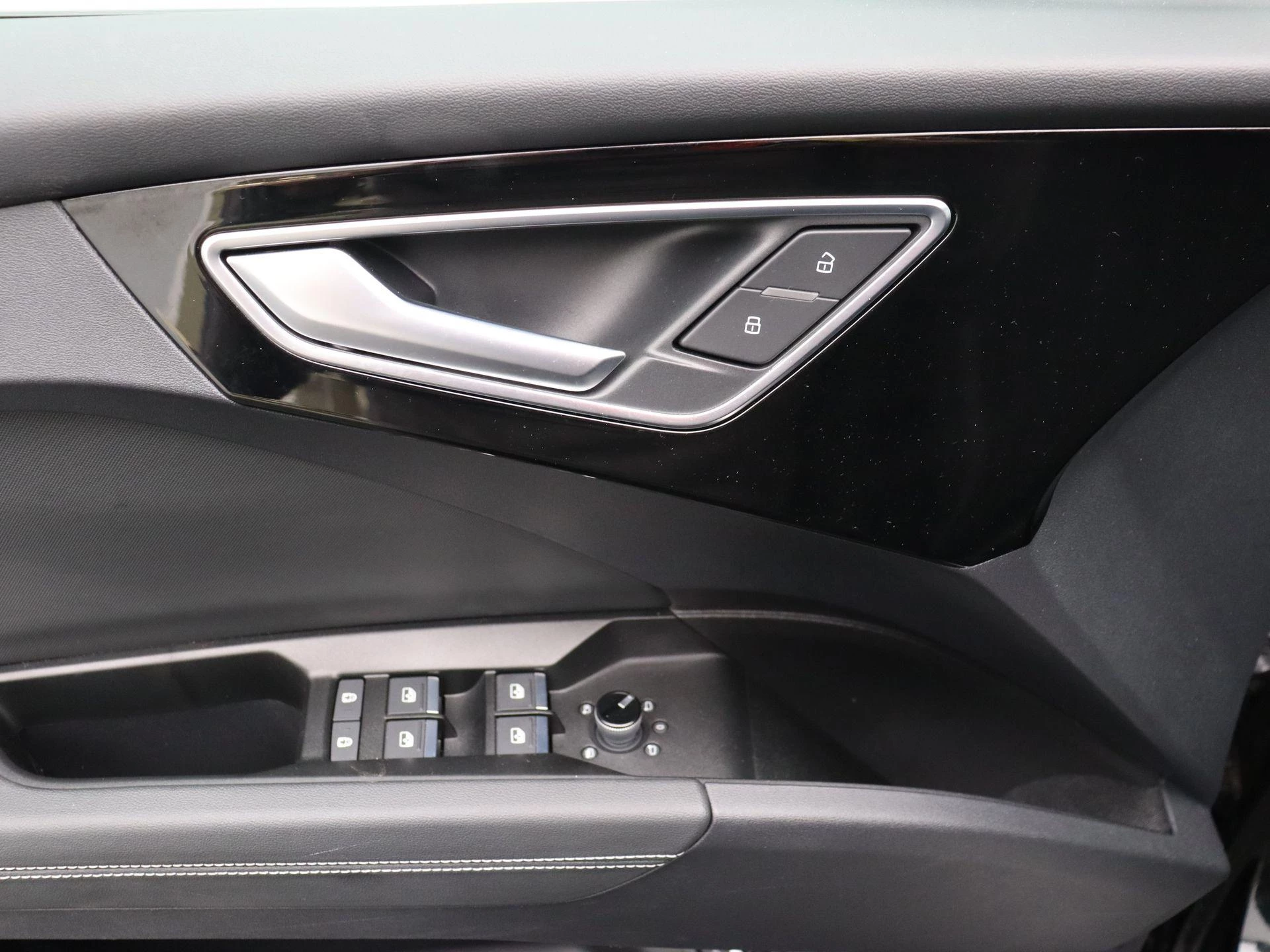 Audi-Q4 Sportback e-tron-image-10