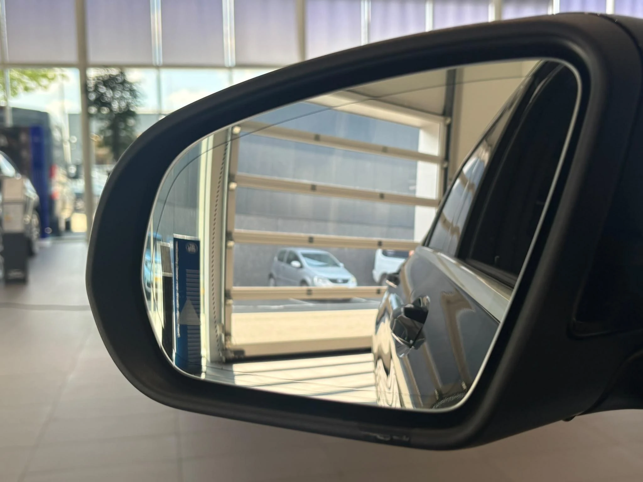 Mercedes-Benz-GLC-image-9