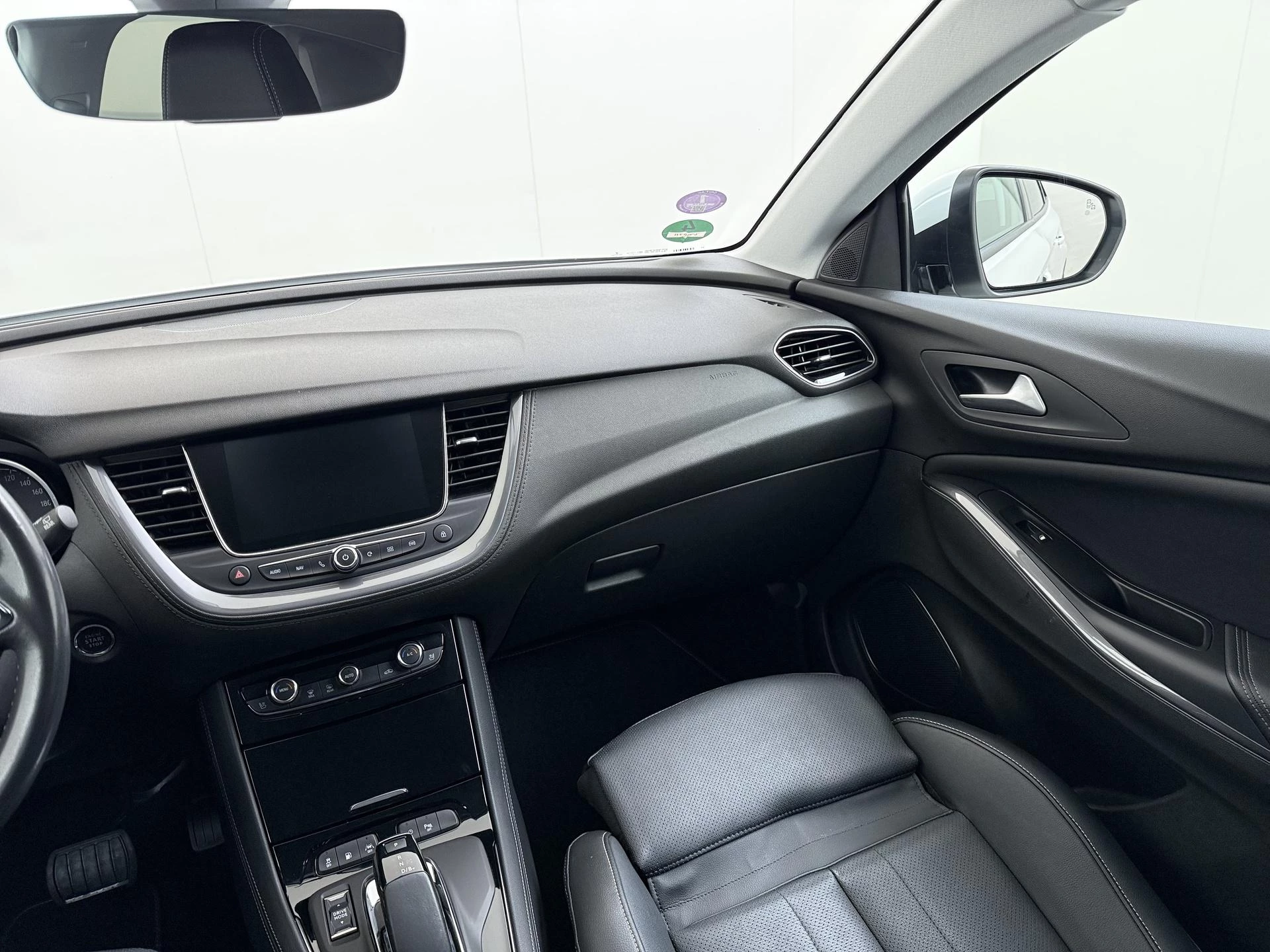 Opel Grandland X 1.6 Turbo Hybrid Business Elegance