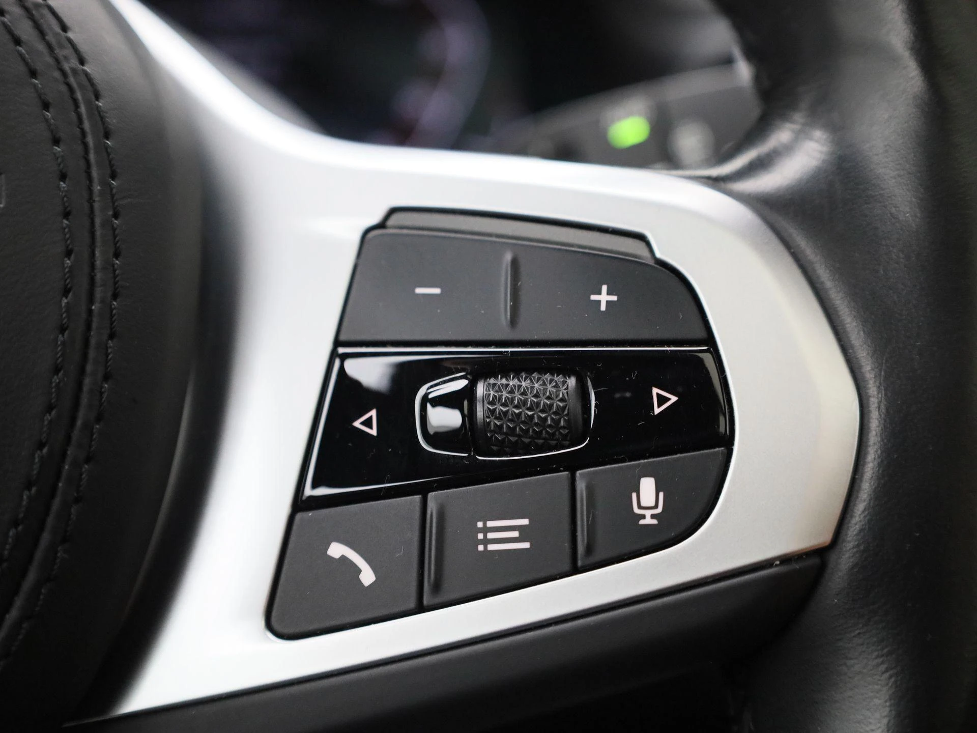 BMW-iX3-image-30