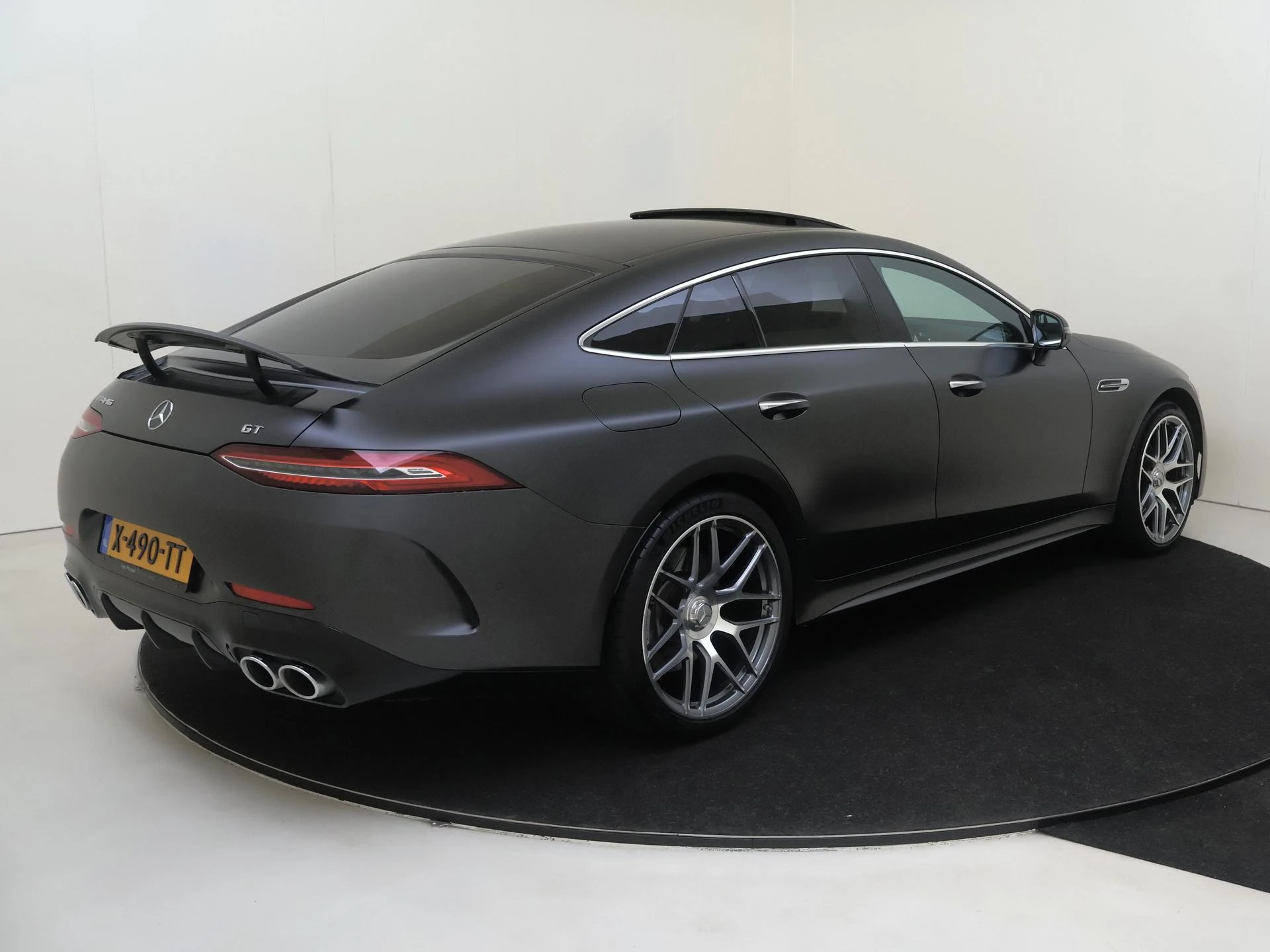 Mercedes-AMG-GT-image-1