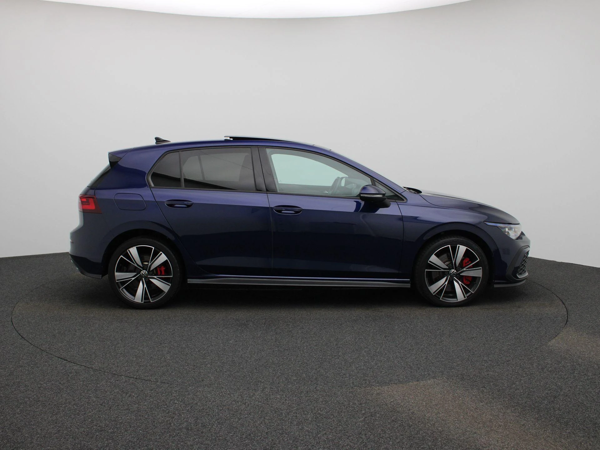 Volkswagen-Golf-image-5