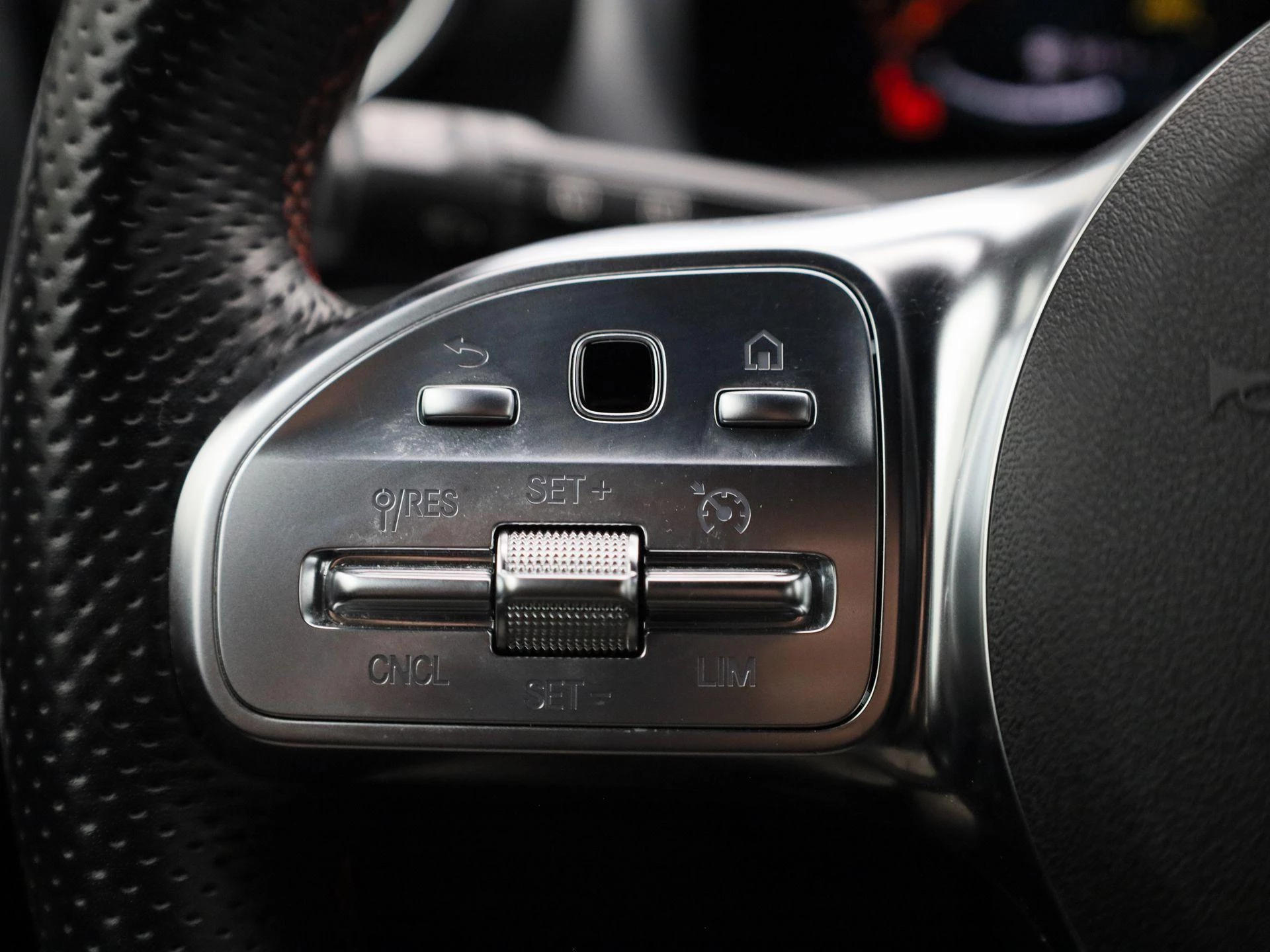 Mercedes-Benz-A-Klasse-image-16