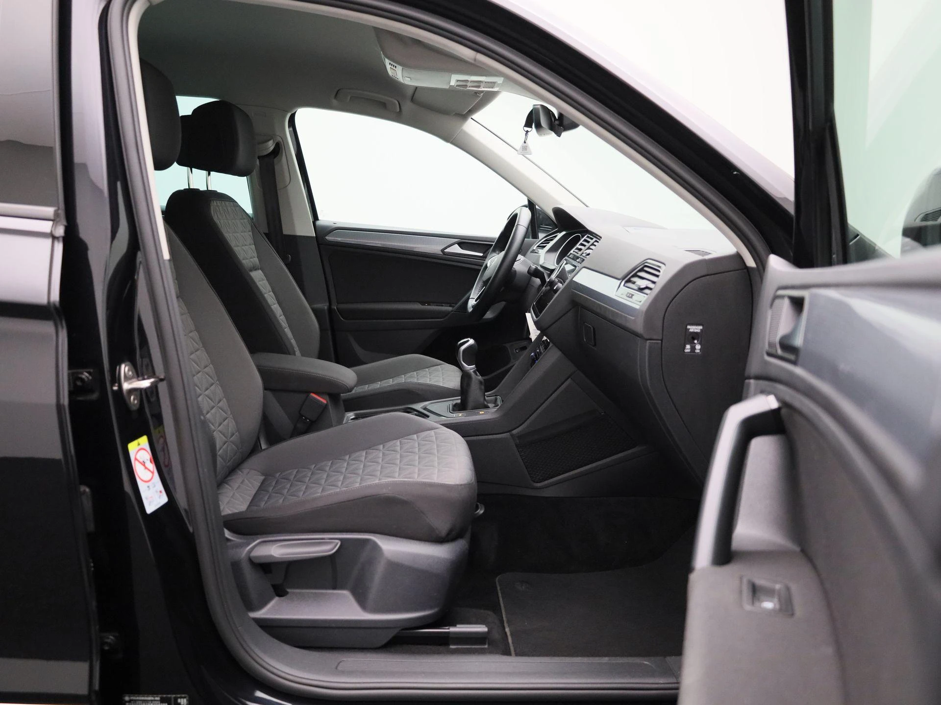 Volkswagen-Tiguan-image-32