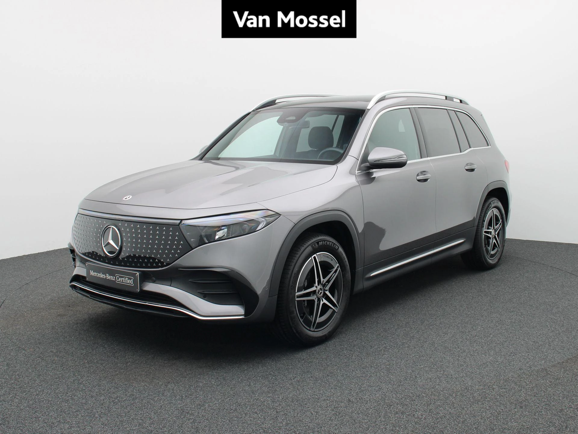 Mercedes-Benz-EQB-image-0