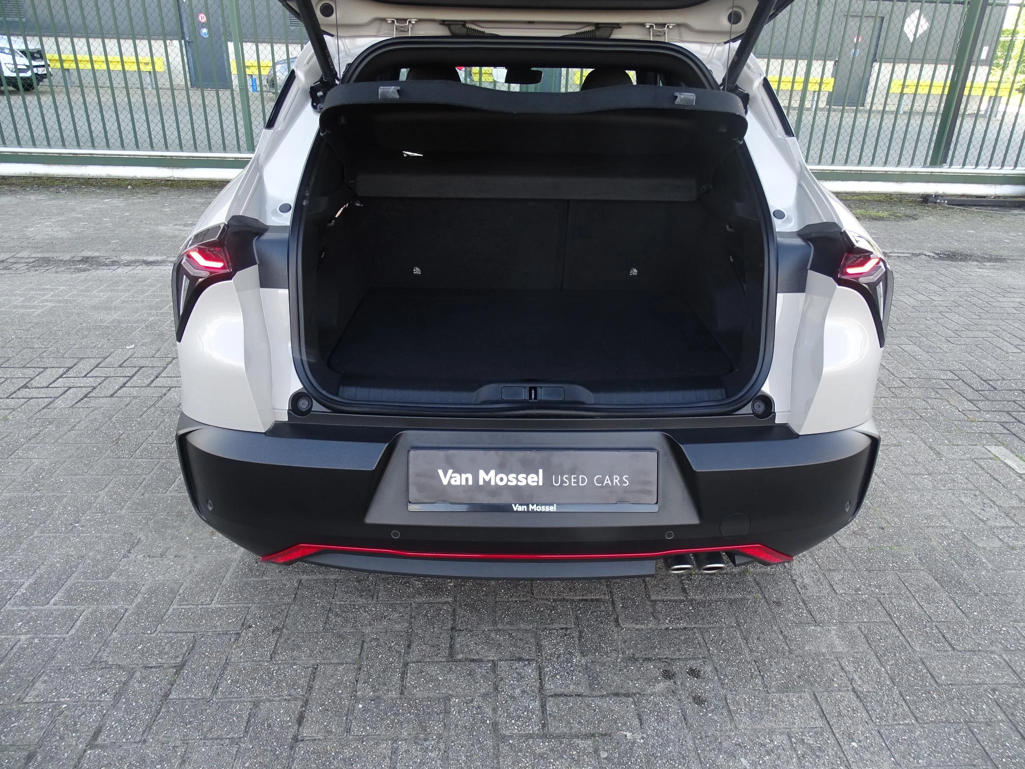 Alfa Romeo Junior 1.2 Hybrid 145 eDCT6 Ibrida Speciale