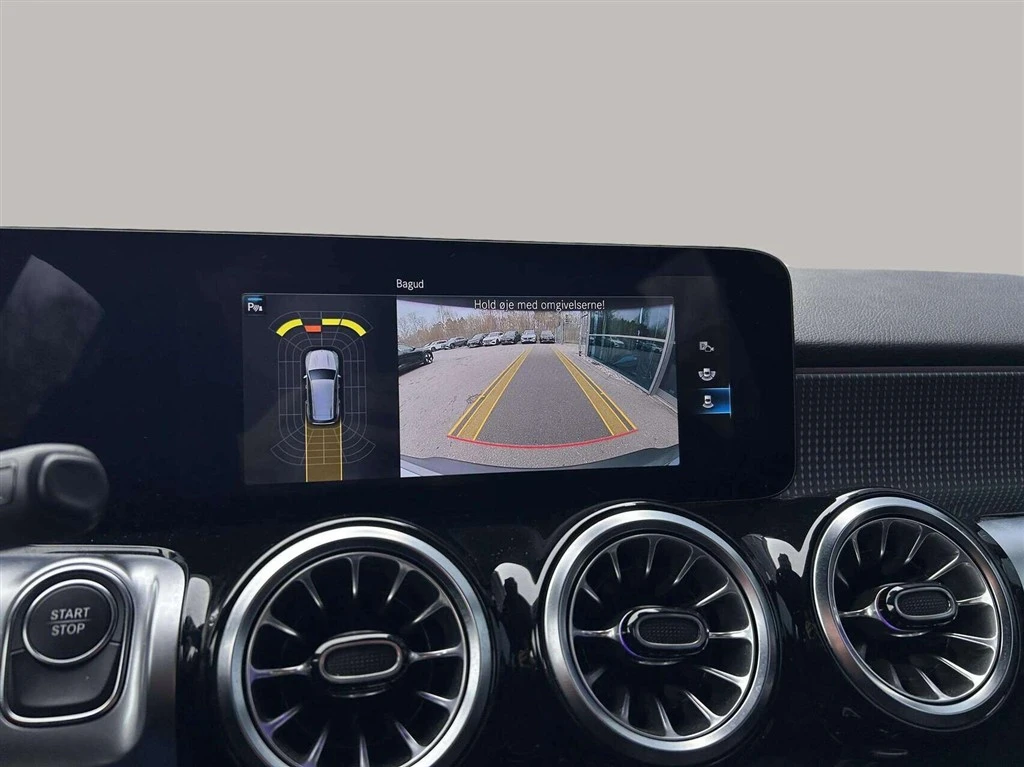 Mercedes-Benz-EQB-image-16