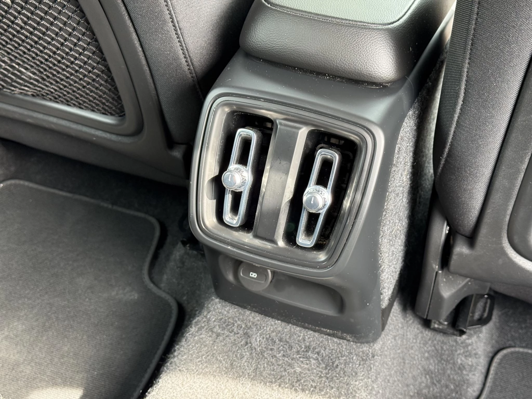 Volvo-XC40-image-13