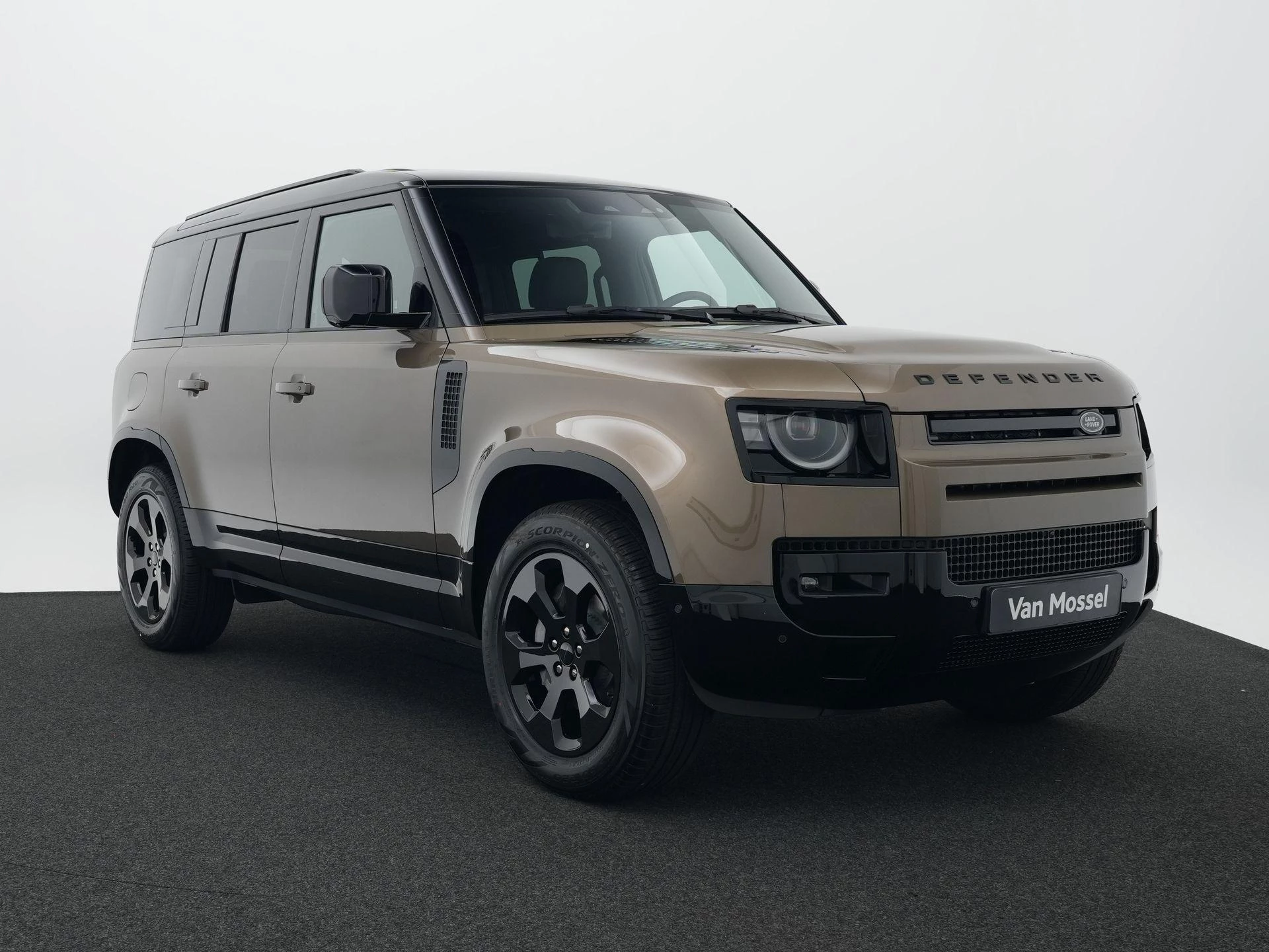 Land Rover-Defender-image-13