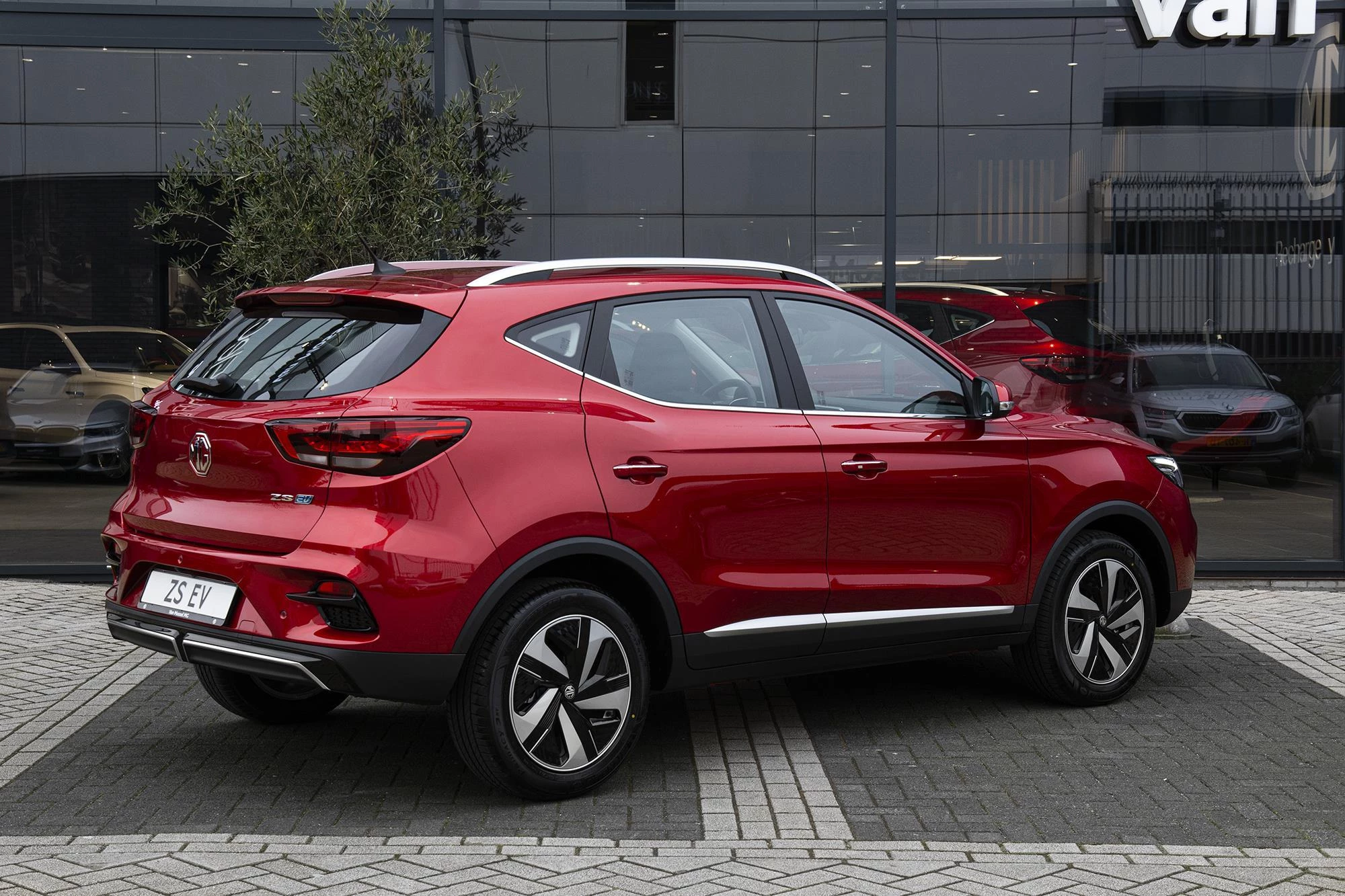 MG-ZS EV-image-1