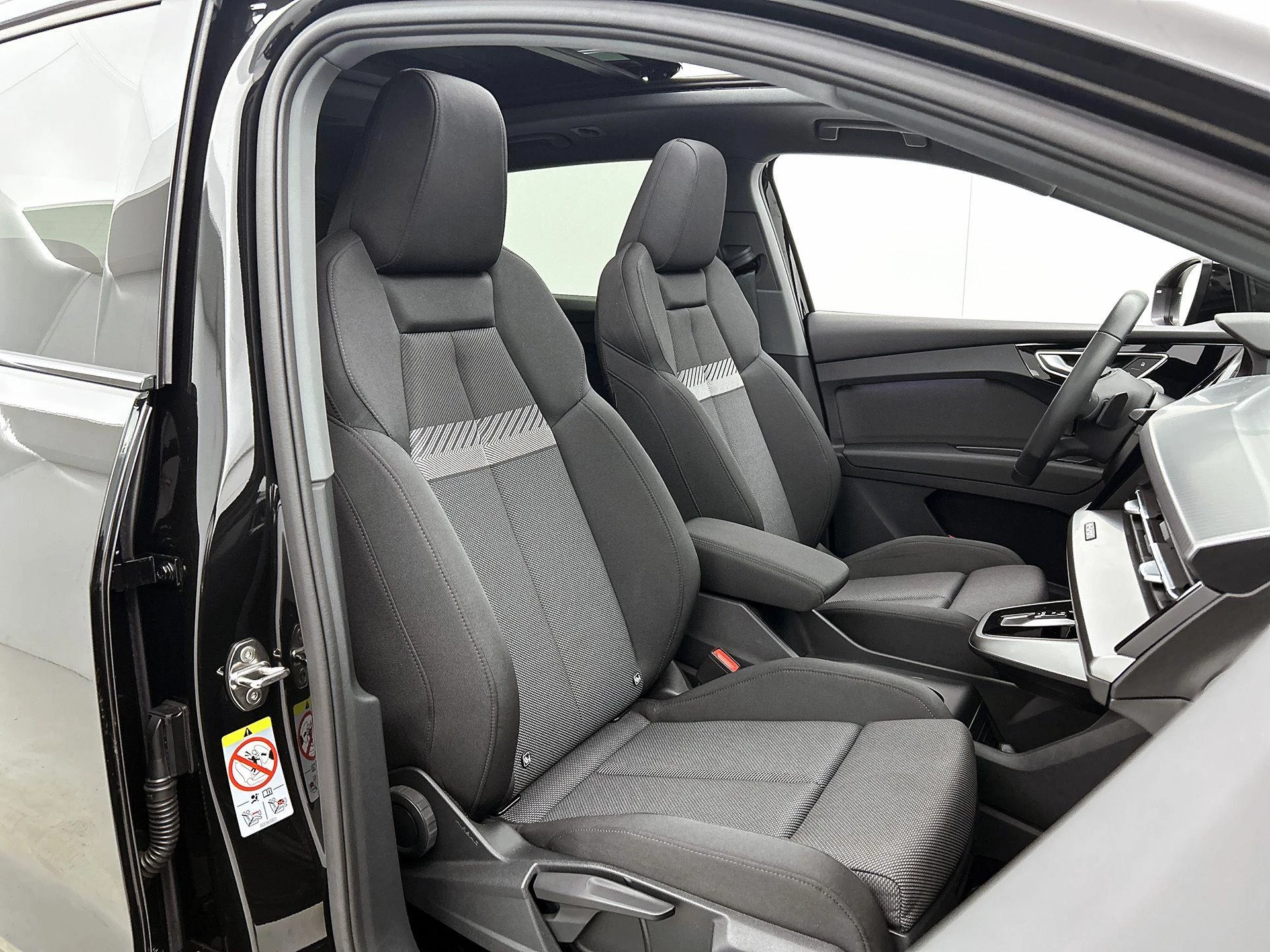 Audi-Q4 e-tron-image-35